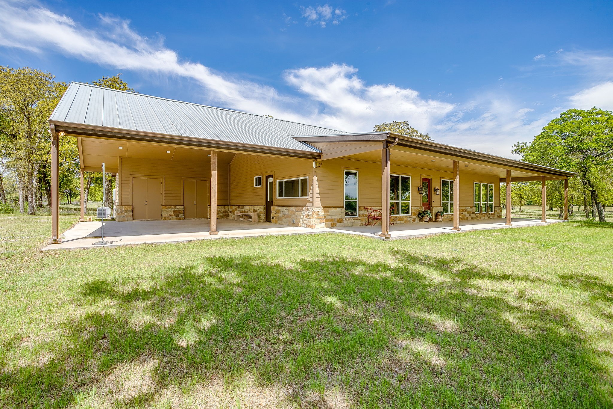 990 Doss Road