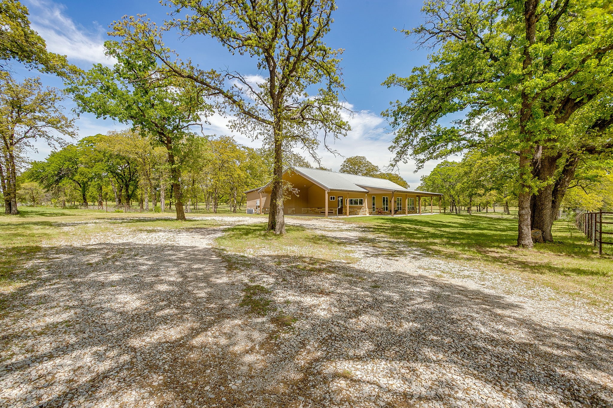 990 Doss Road