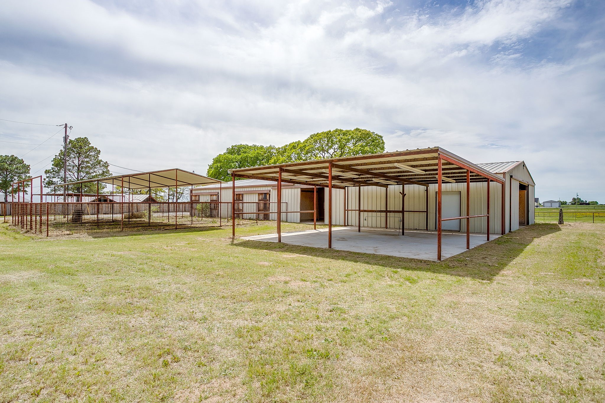 990 Doss Road