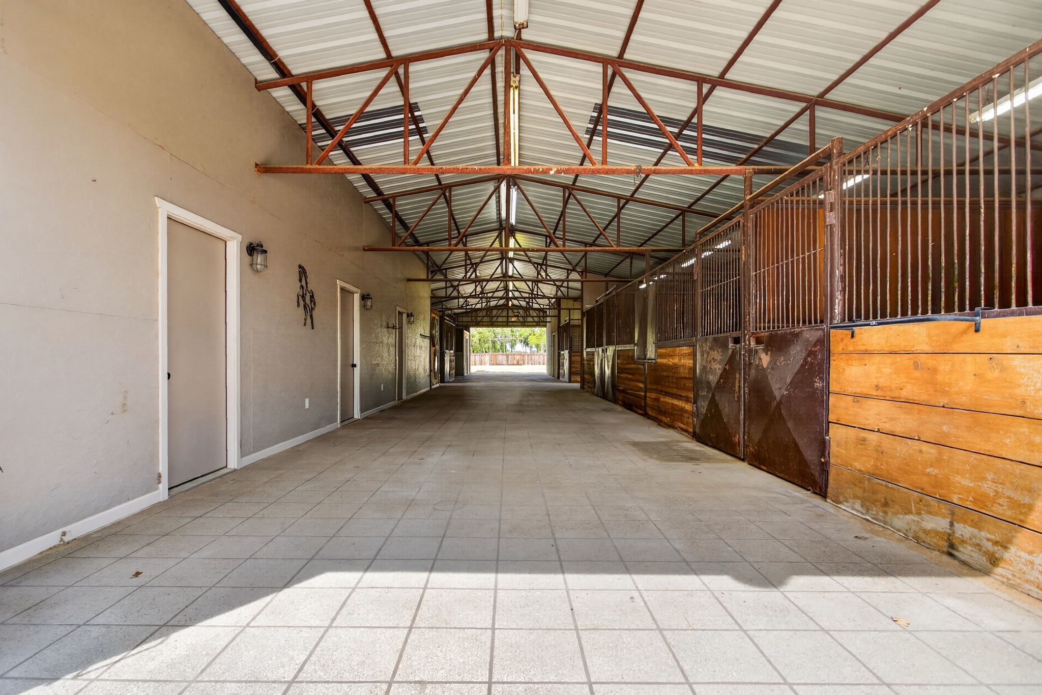 990 Doss Road