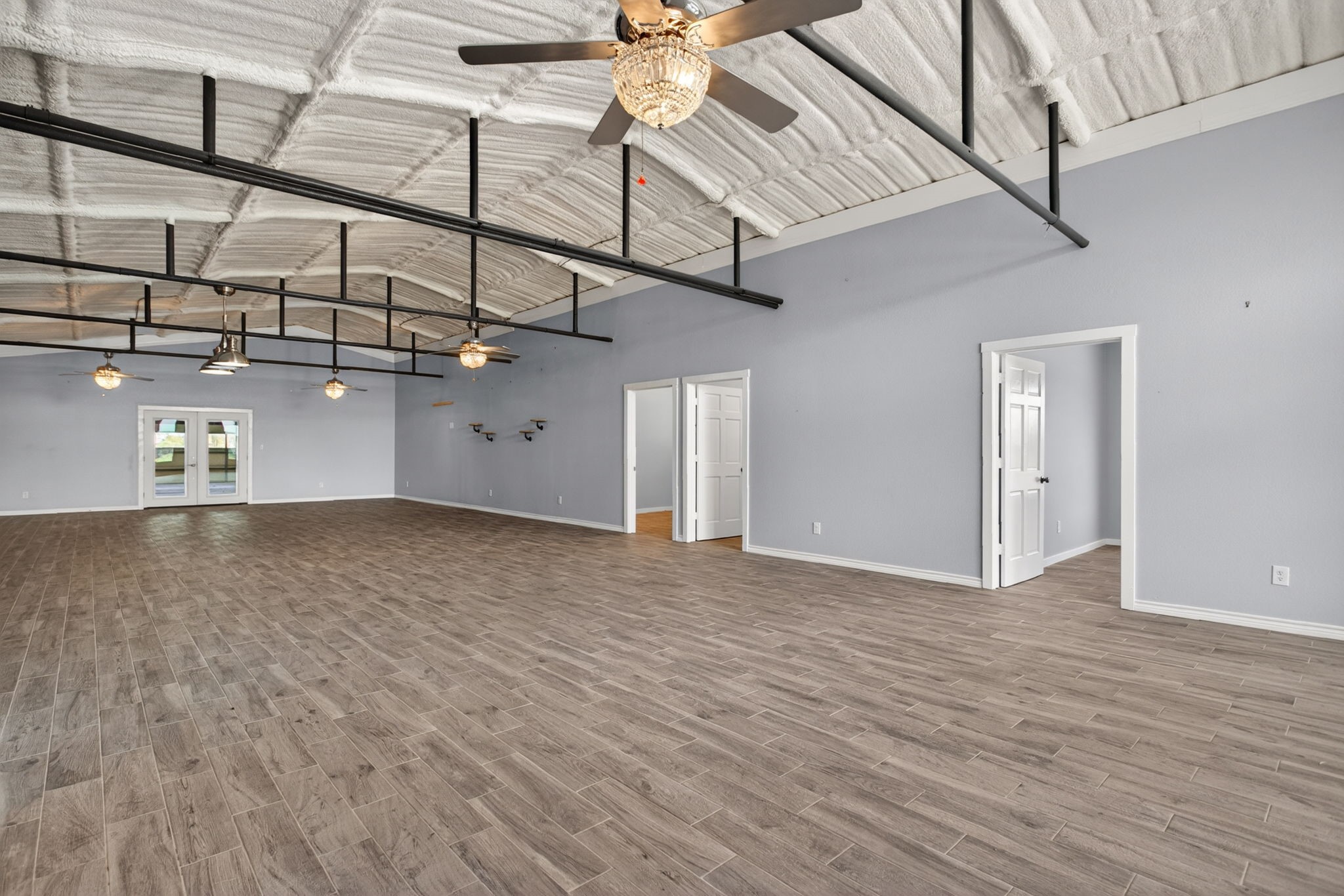 990 Doss Road