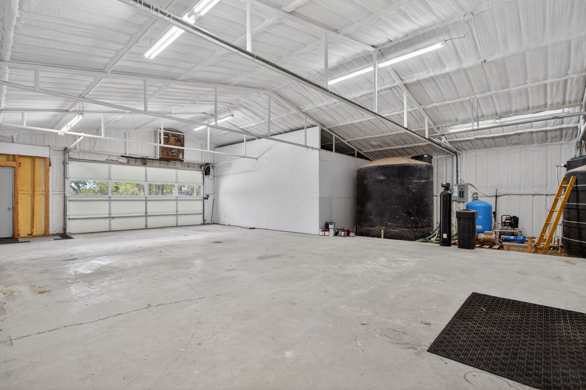 990 Doss Road