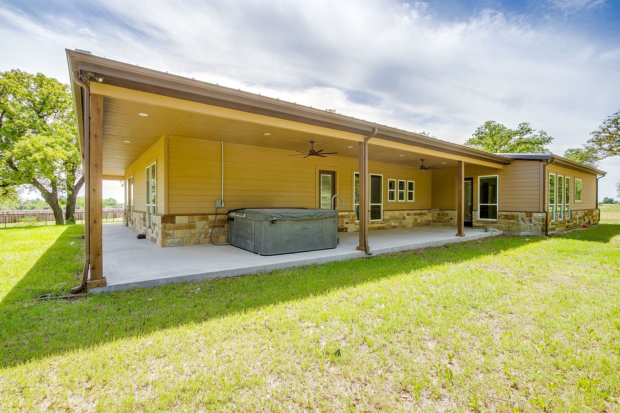 990 Doss Road