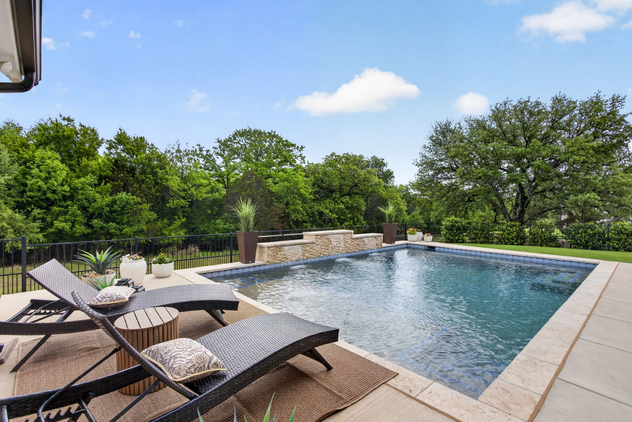 4004 Legend Trail