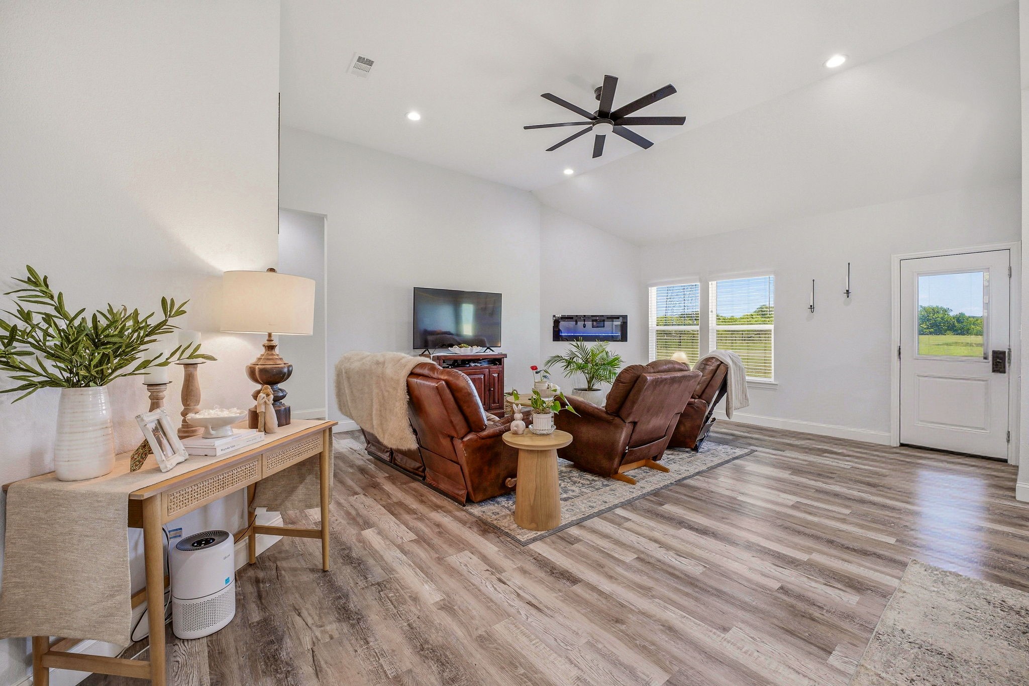 689 Dill Road