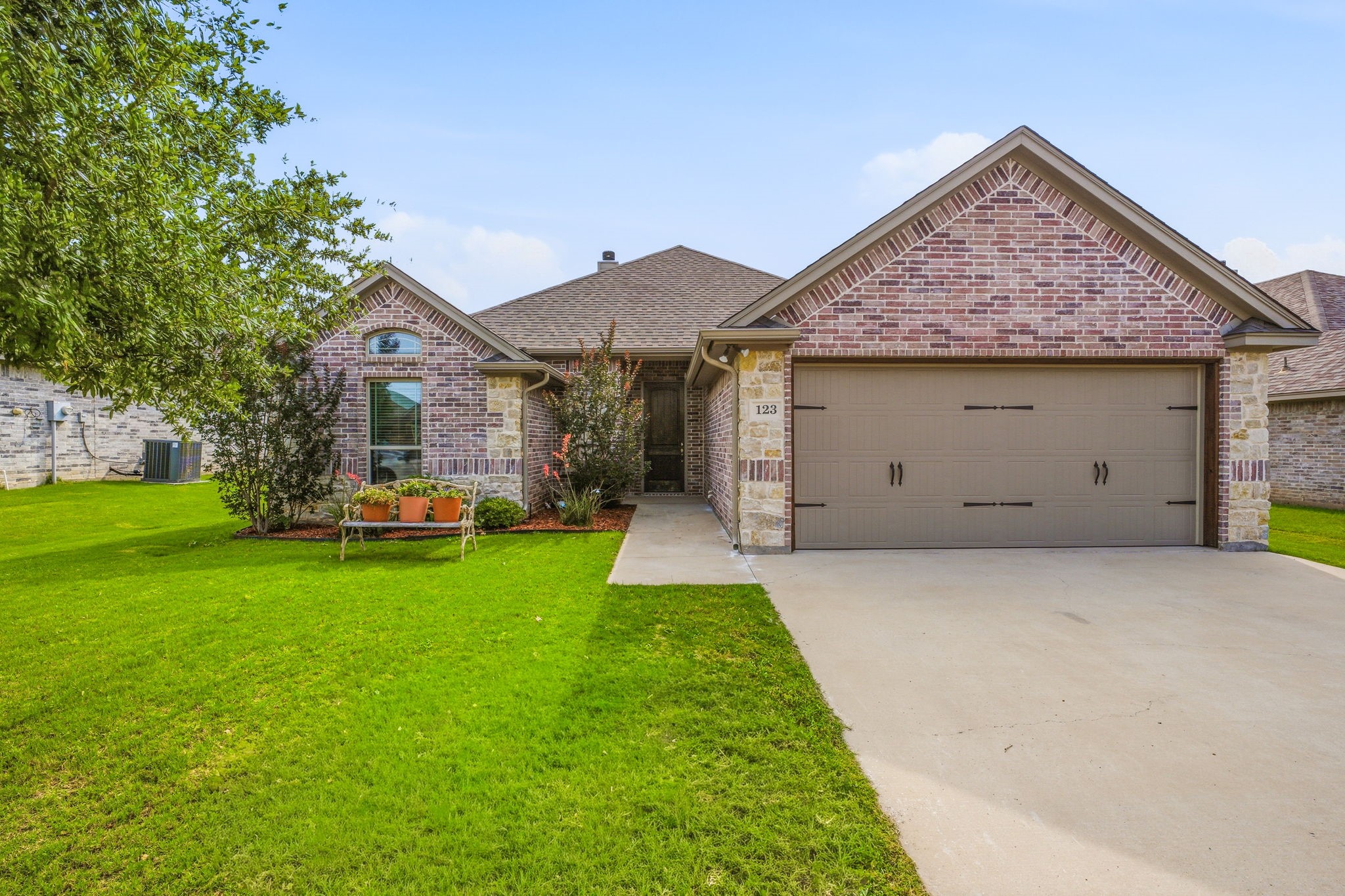 123 Donna Circle
