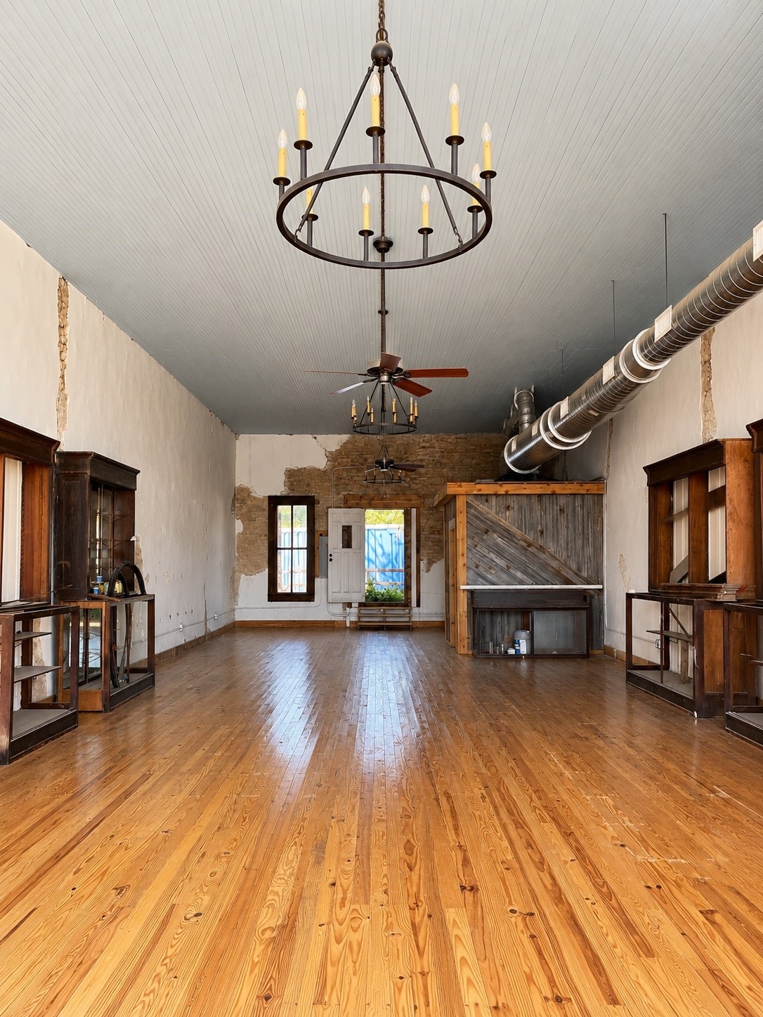 8706 W US Highway 377