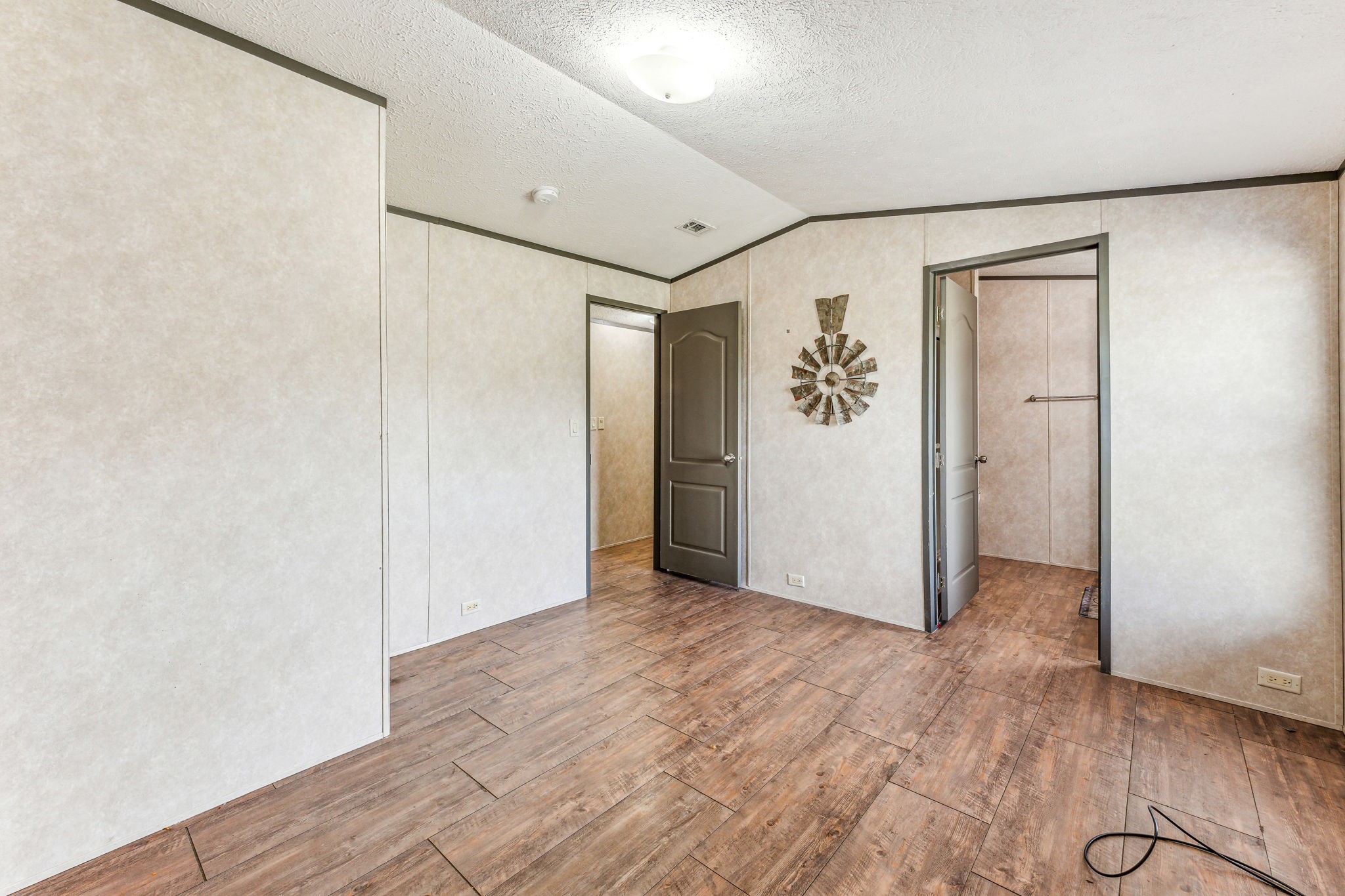2416 Ivie Lane