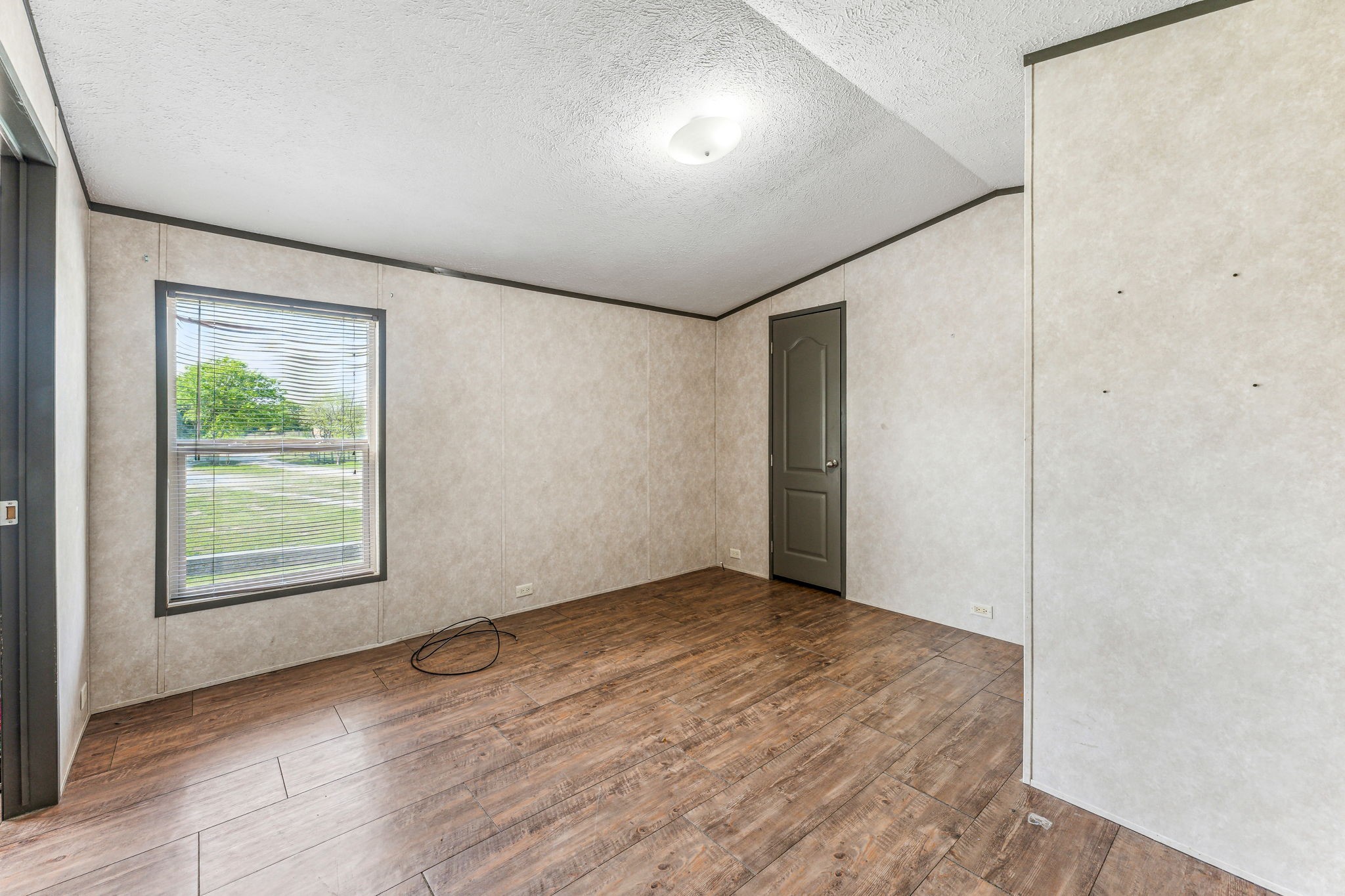 2416 Ivie Lane