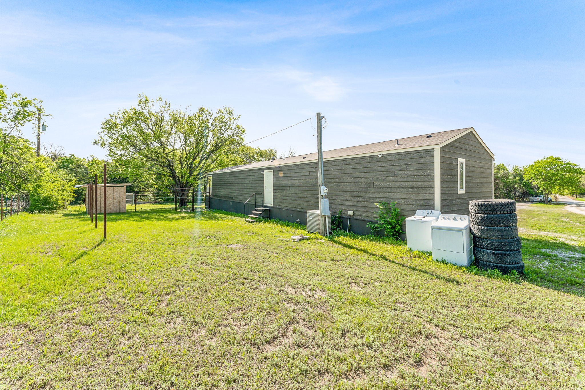 2416 Ivie Lane