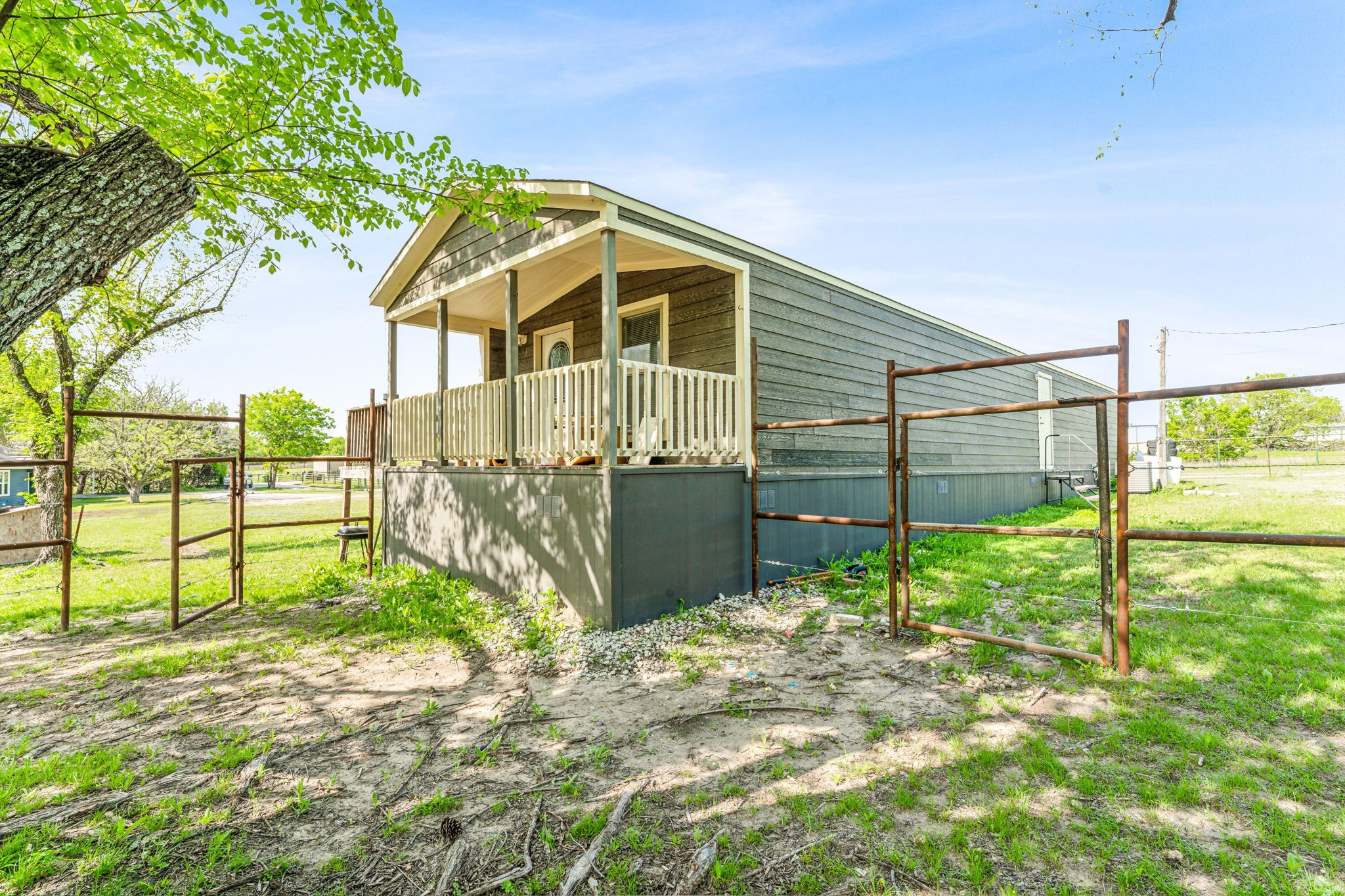 2416 Ivie Lane
