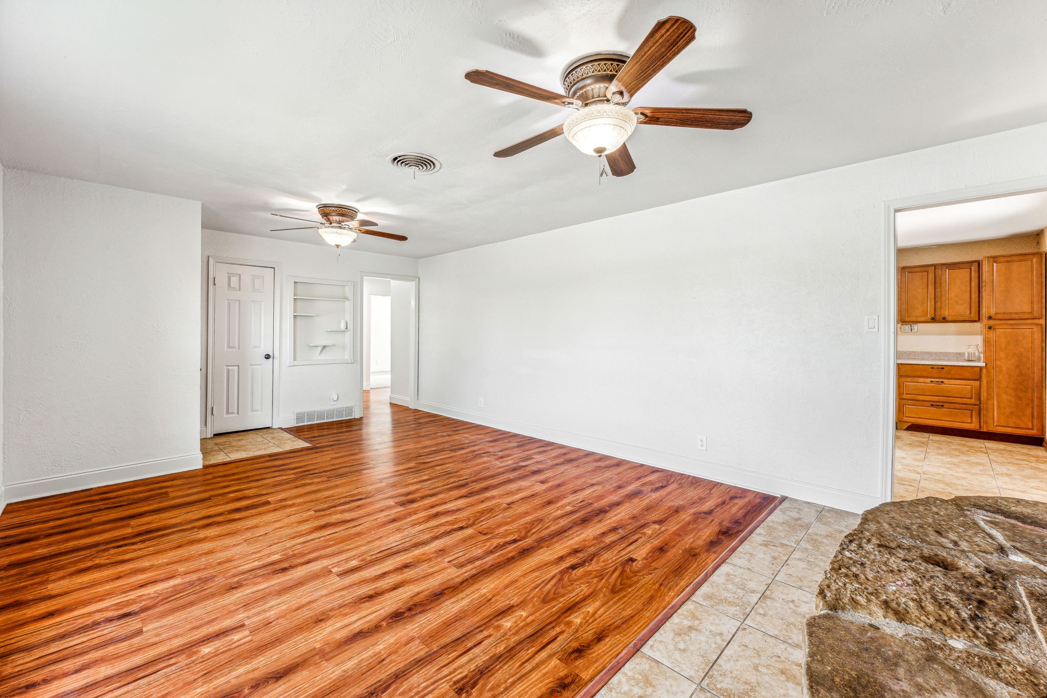 2416 Ivie Lane