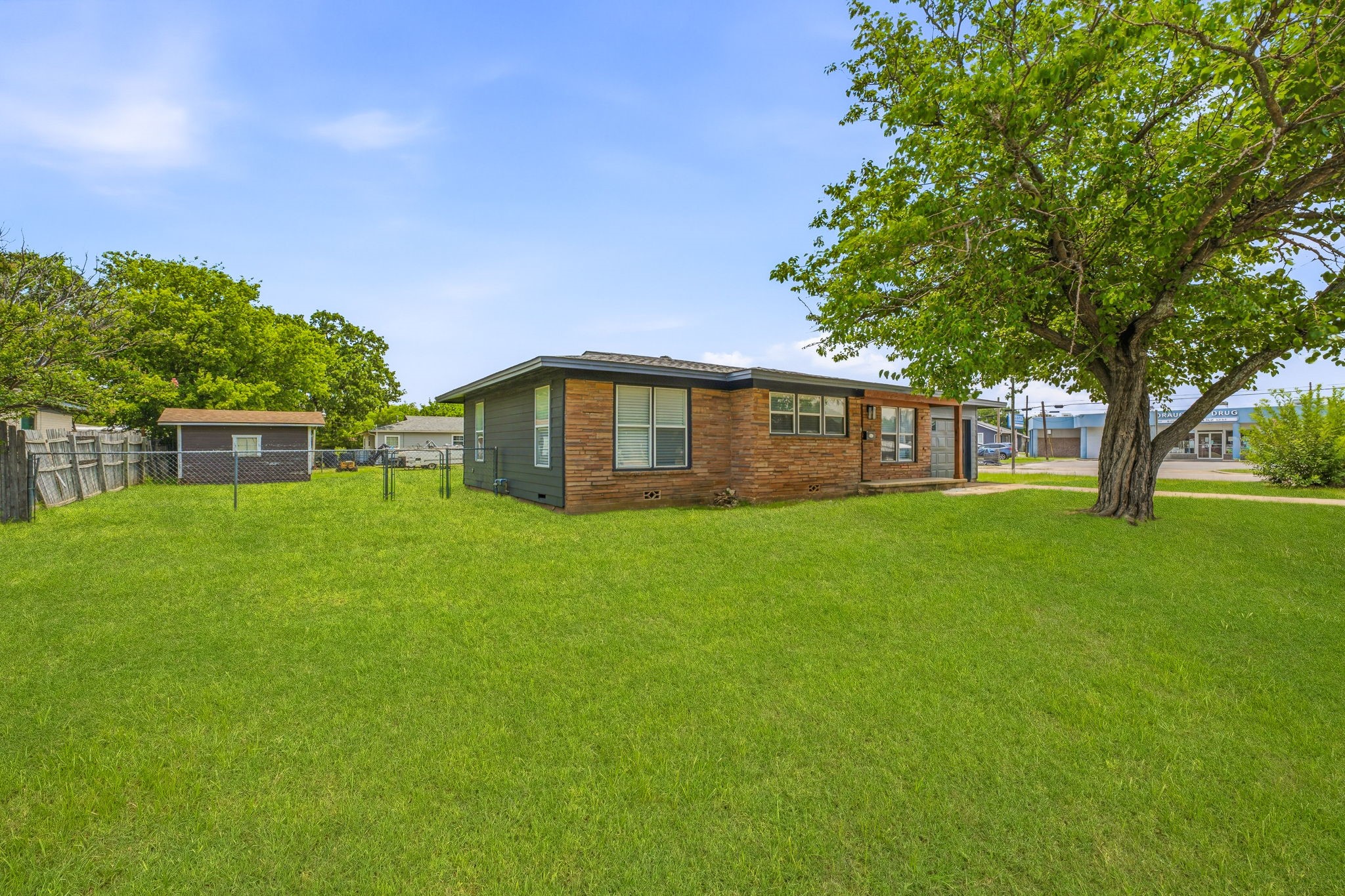 613 Crestview Drive