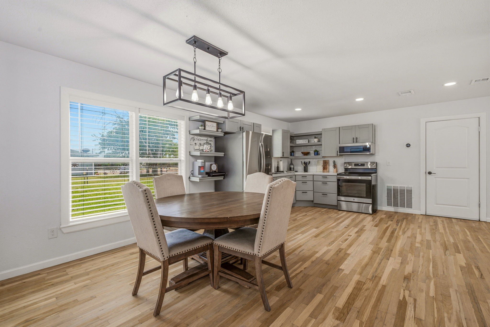 613 Crestview Drive