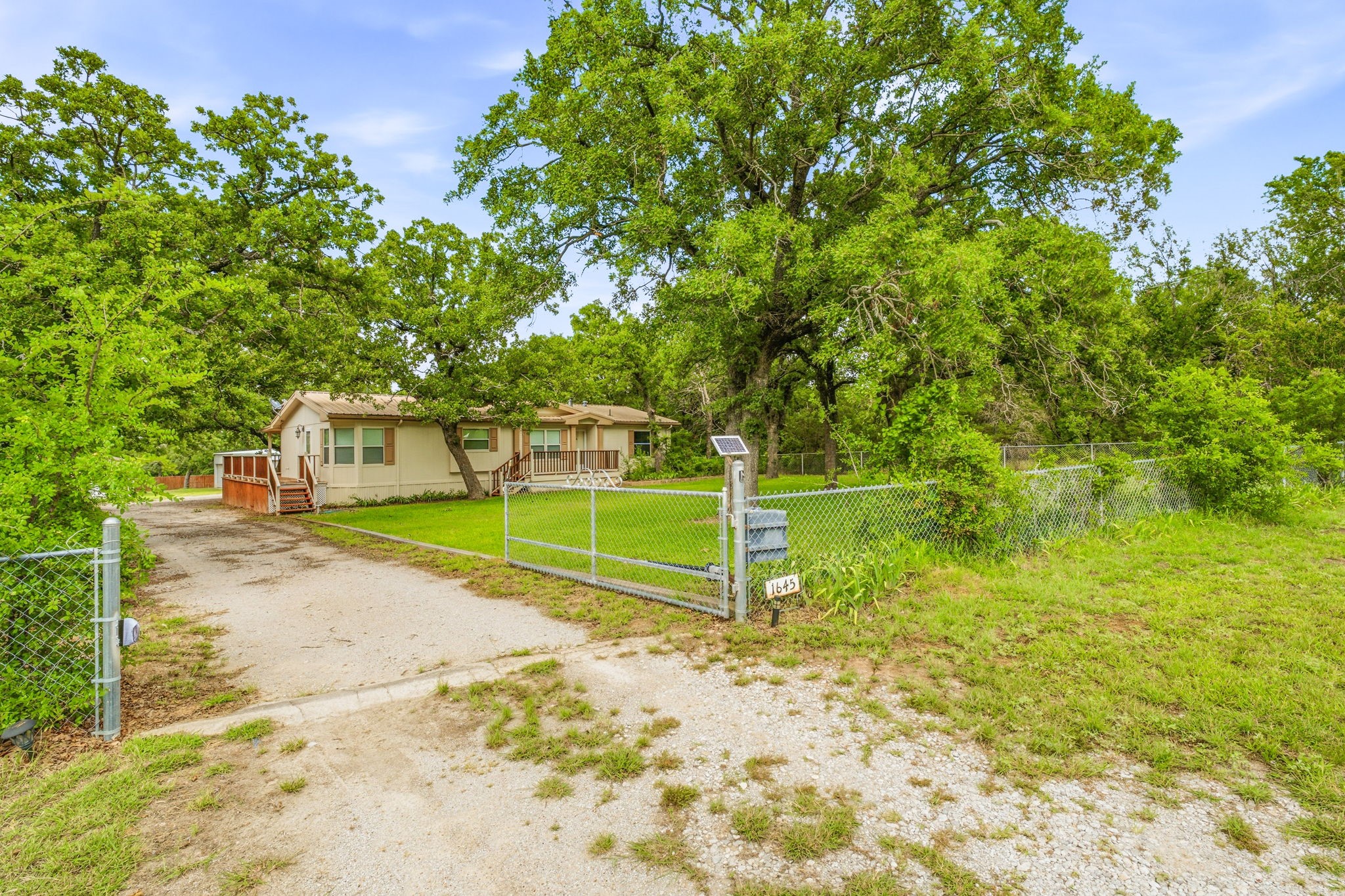 1645 N Lakeview Drive