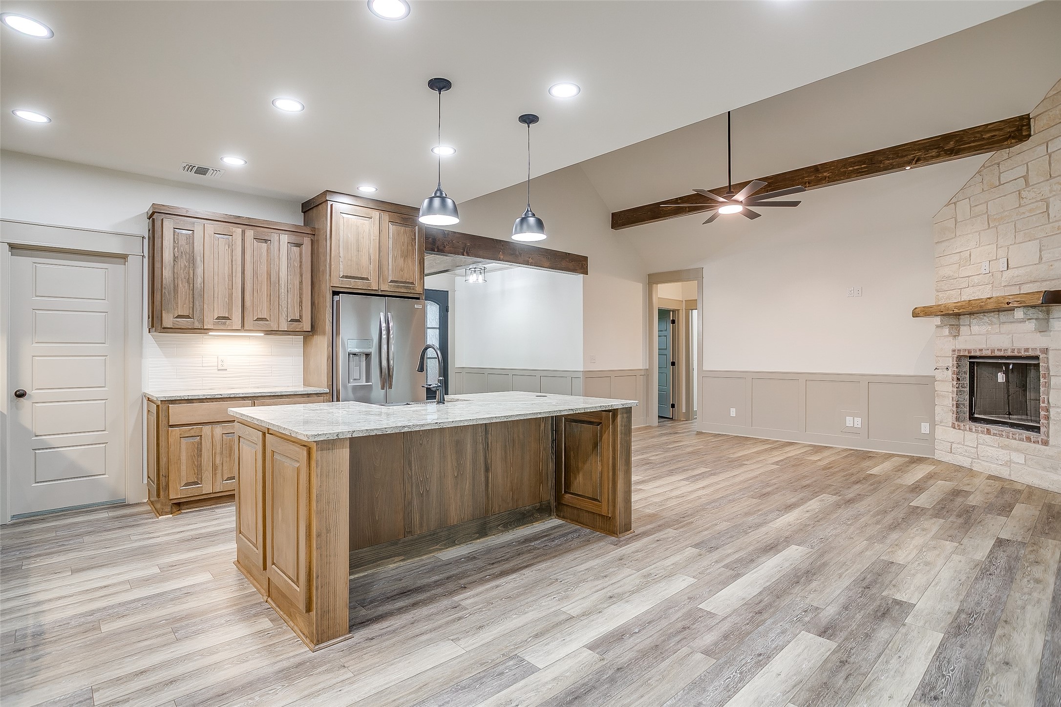 1120 Samantha Dr