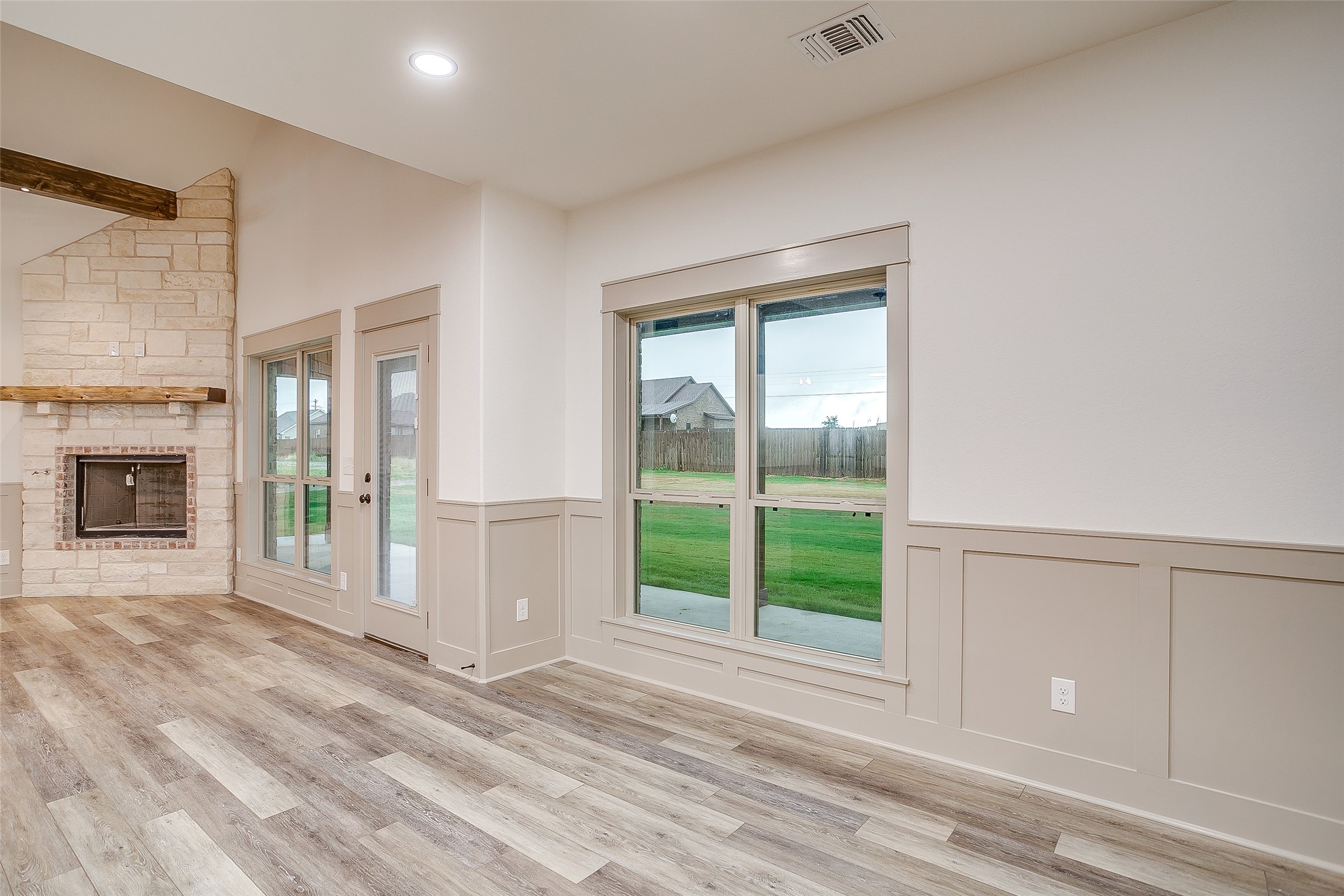 1120 Samantha Dr