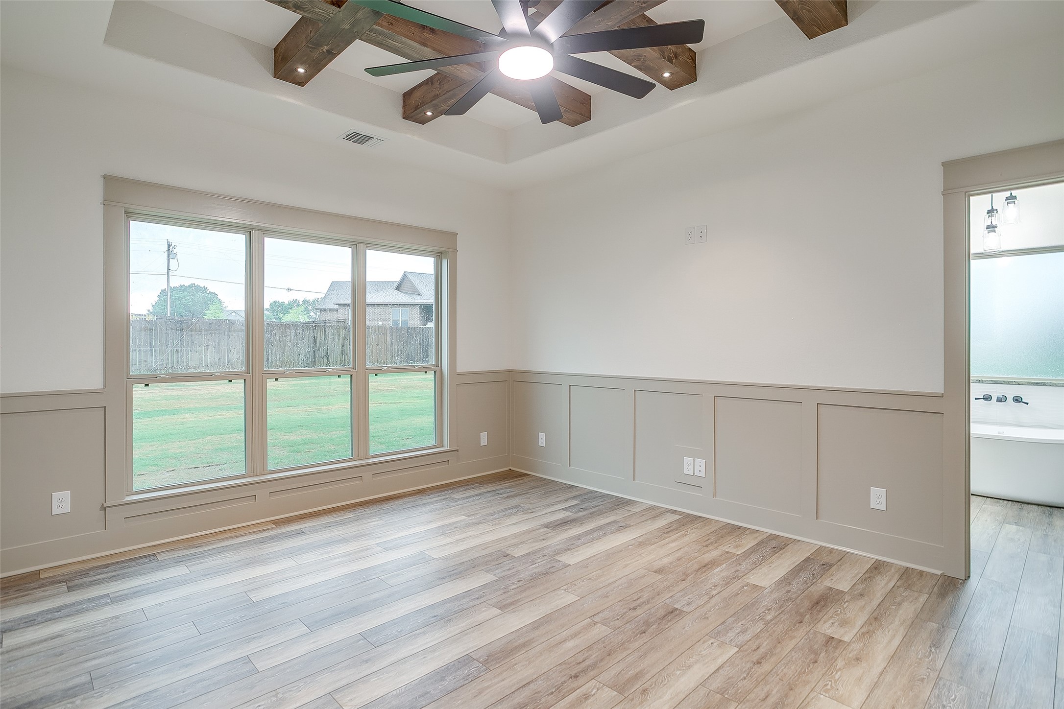 1120 Samantha Dr