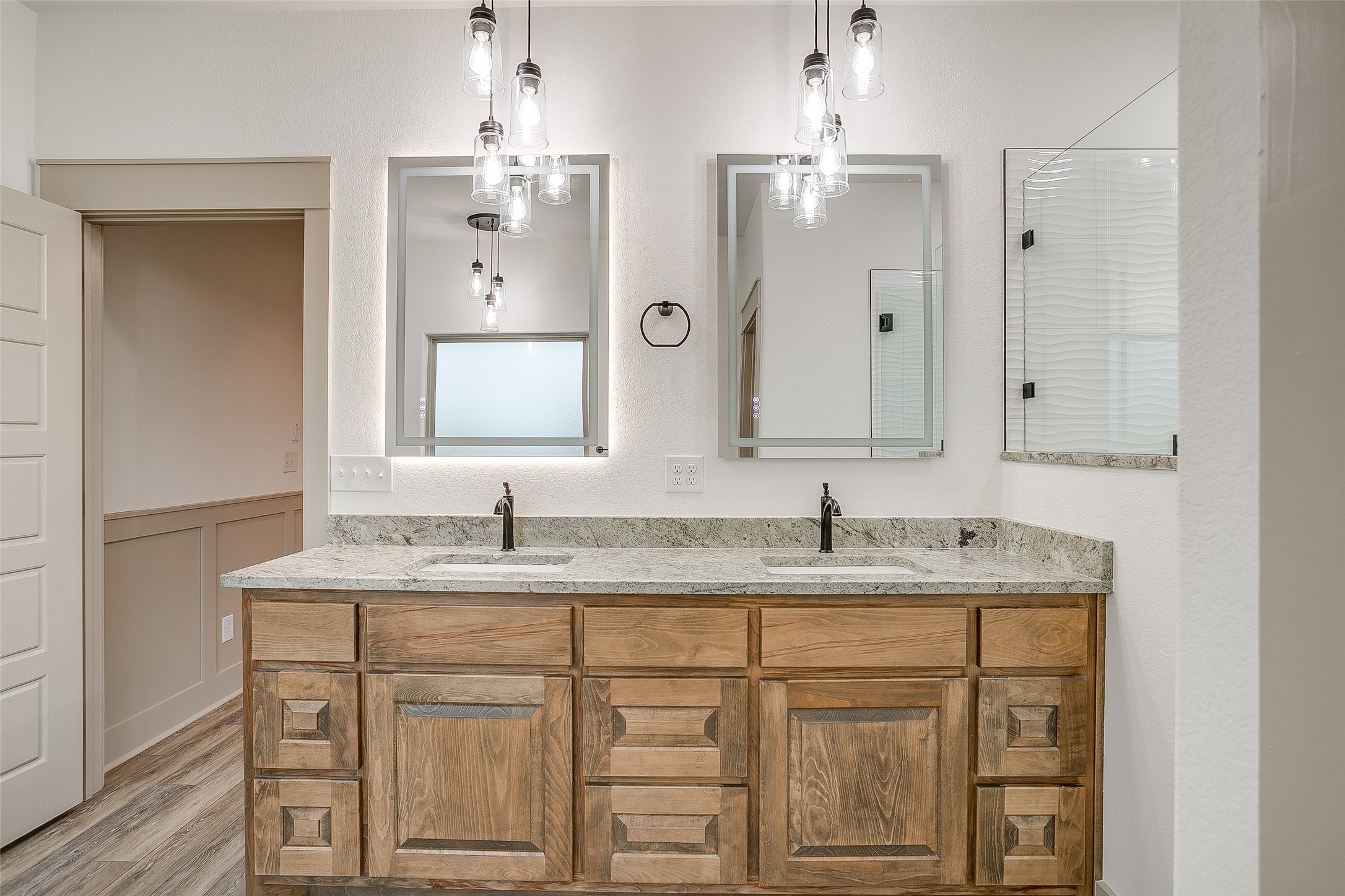 1120 Samantha Dr