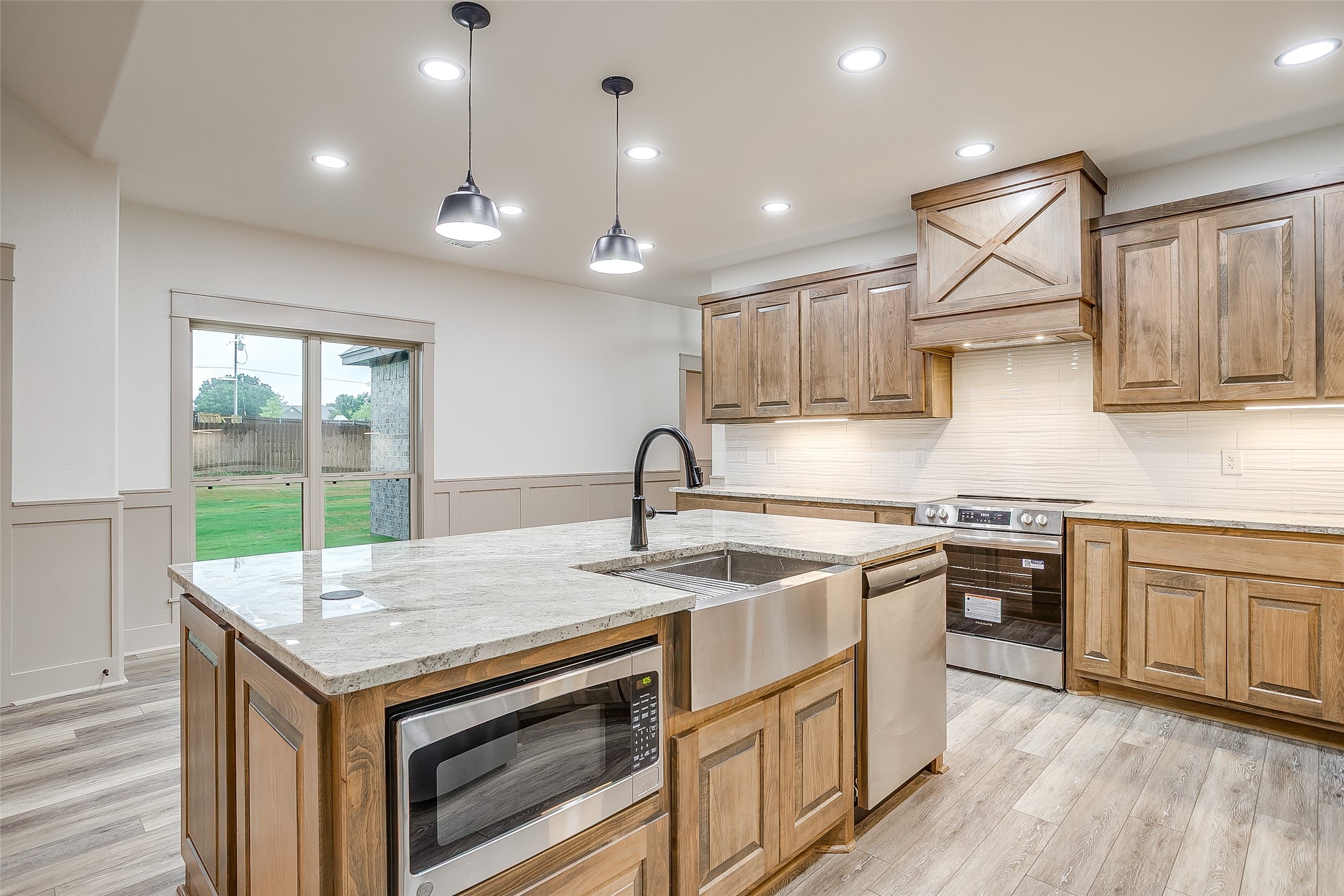 1120 Samantha Dr
