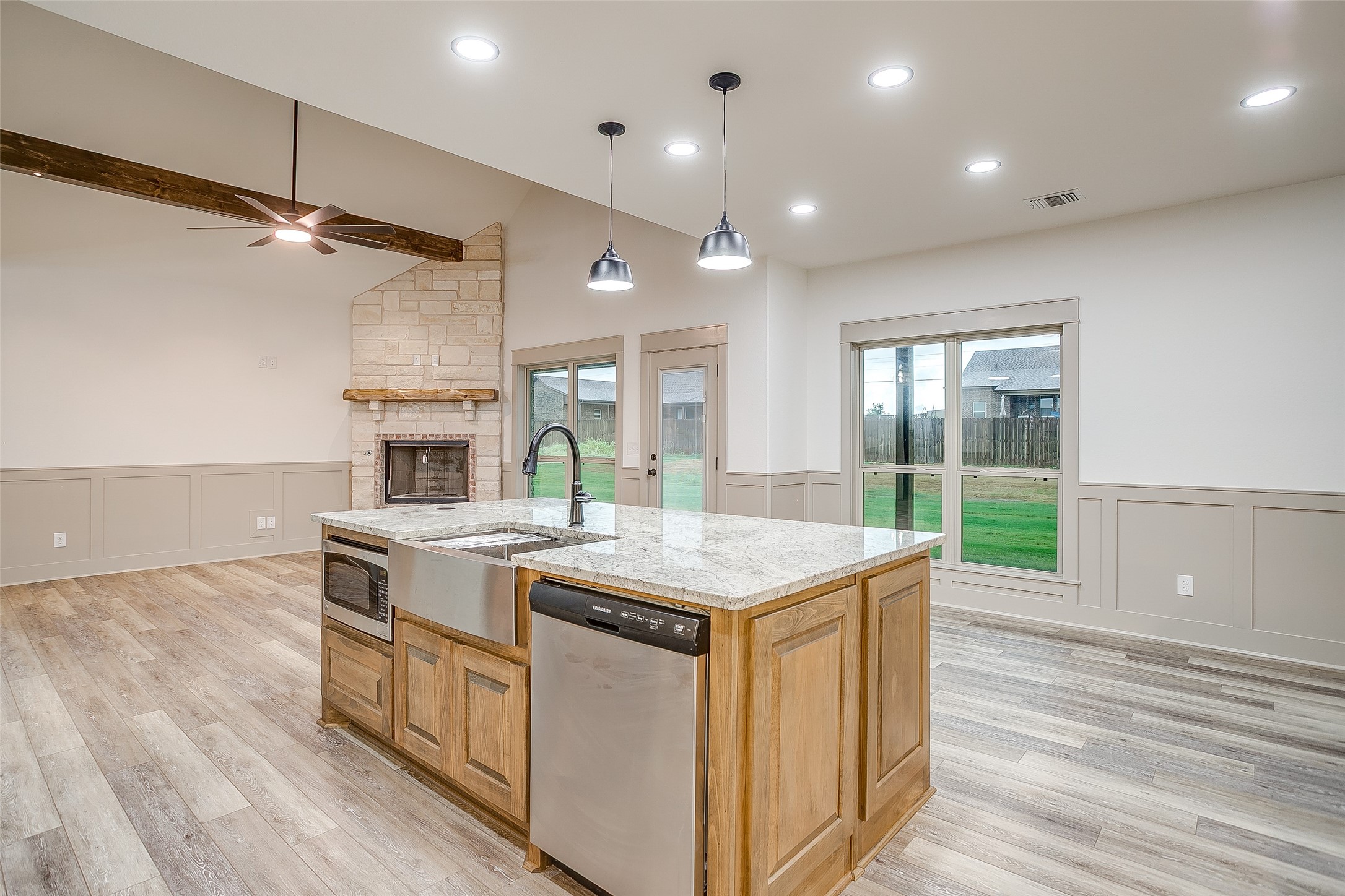 1120 Samantha Dr
