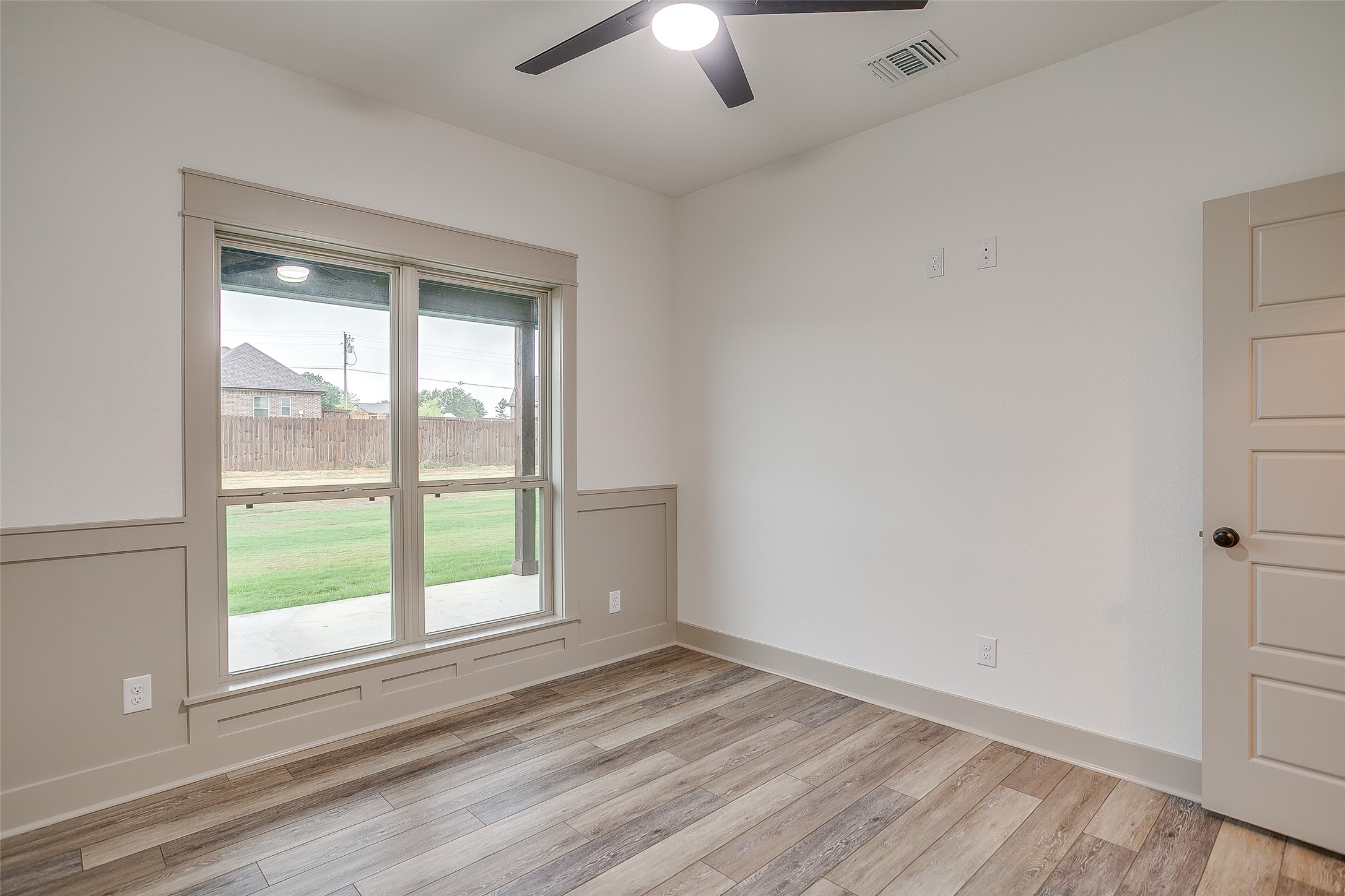 1120 Samantha Dr