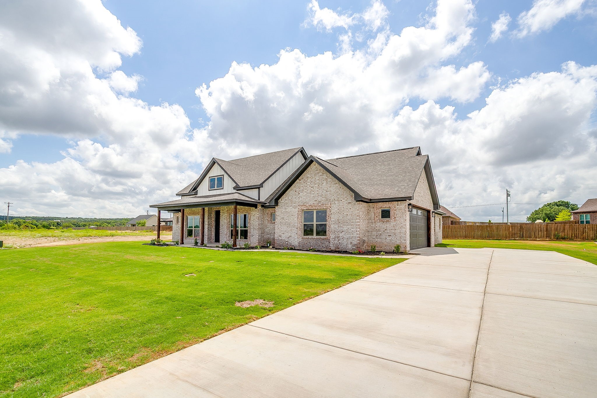1120 Samantha Dr