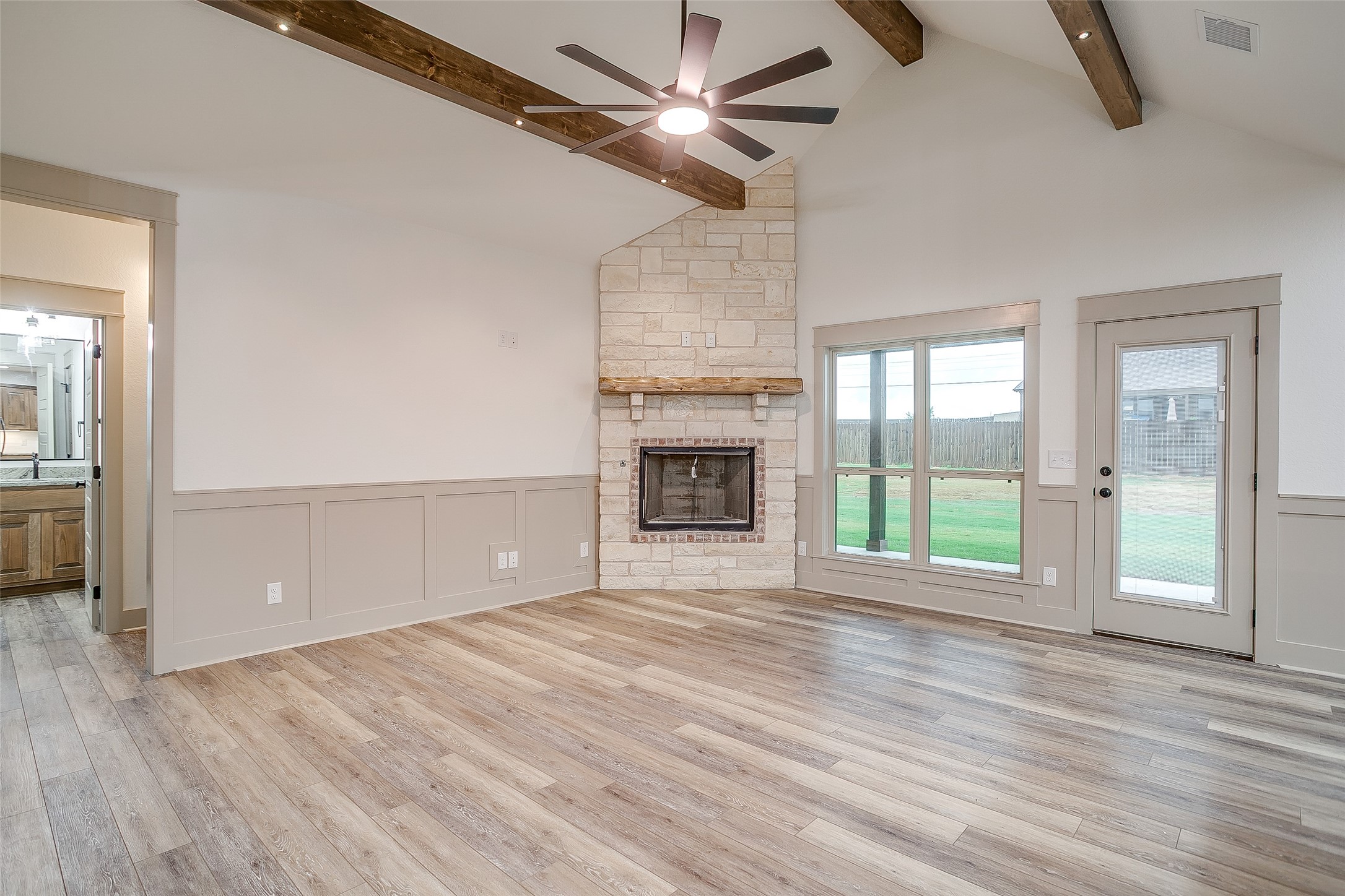 1120 Samantha Dr