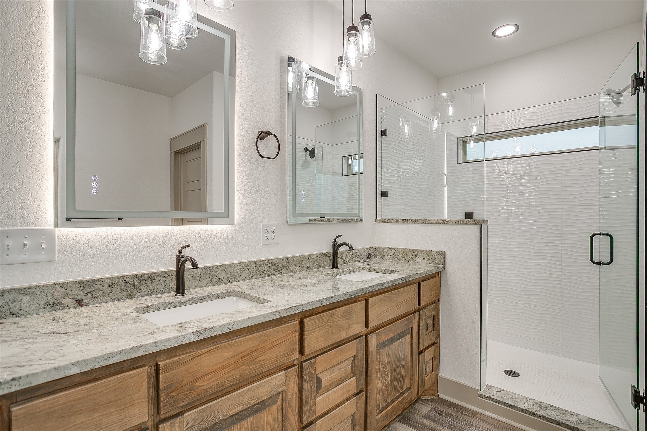 1120 Samantha Dr