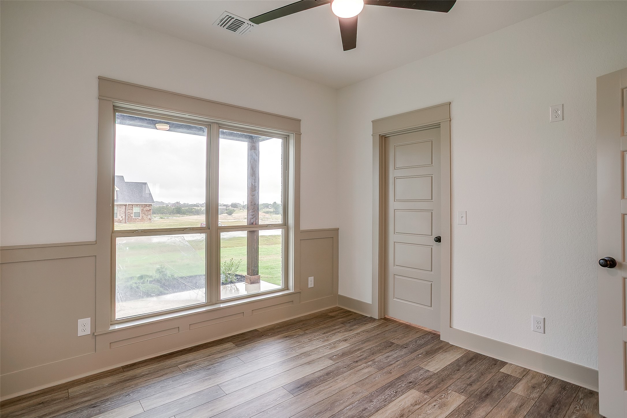 1120 Samantha Dr