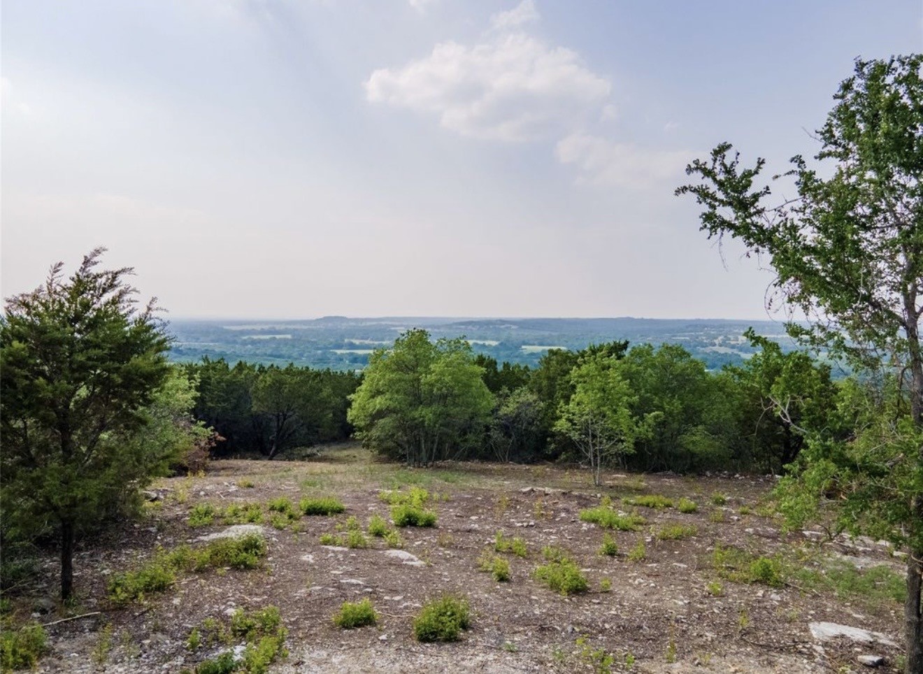 425 Bluff View Court