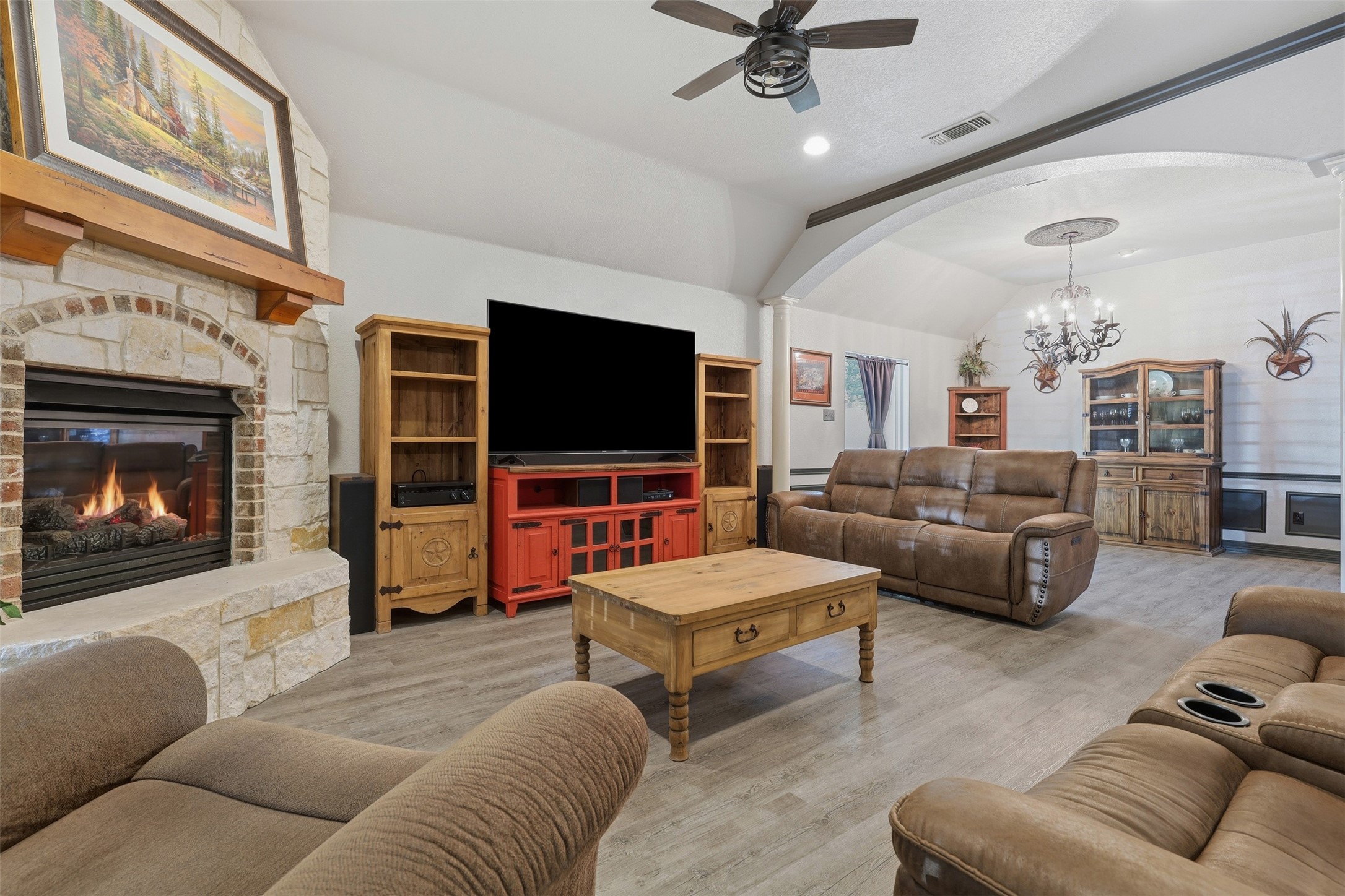 8904 Woodlawn Drive