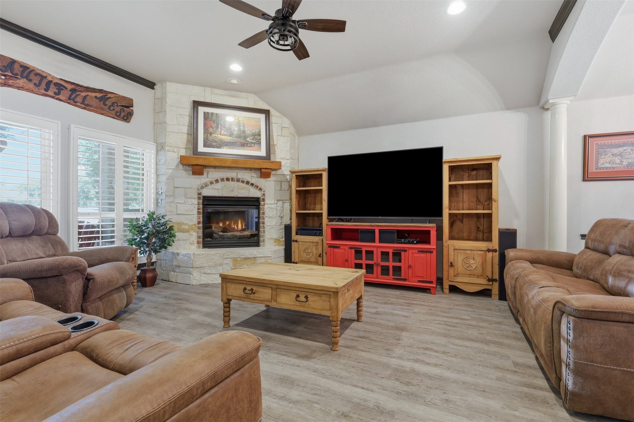 8904 Woodlawn Drive