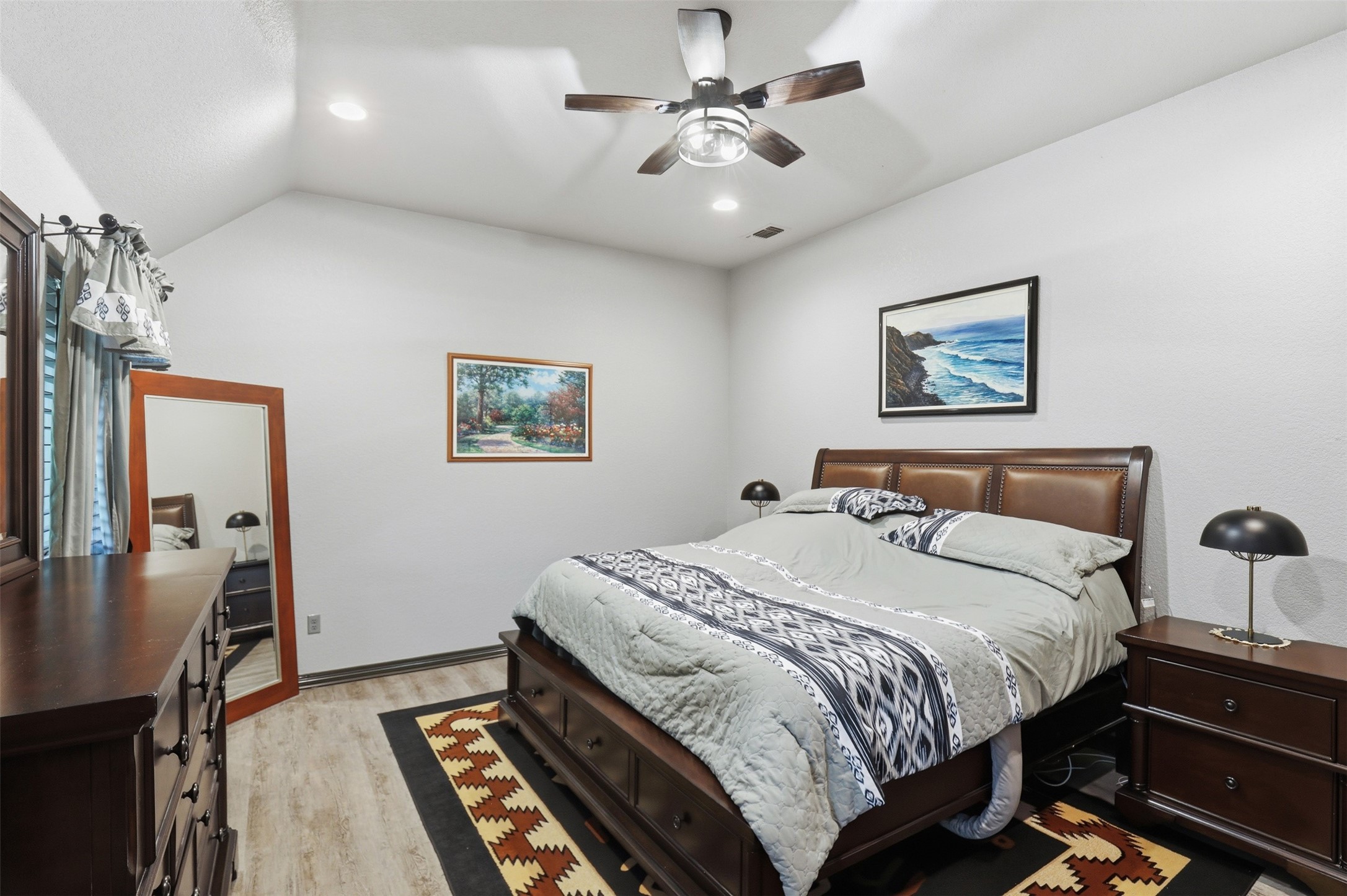 8904 Woodlawn Drive