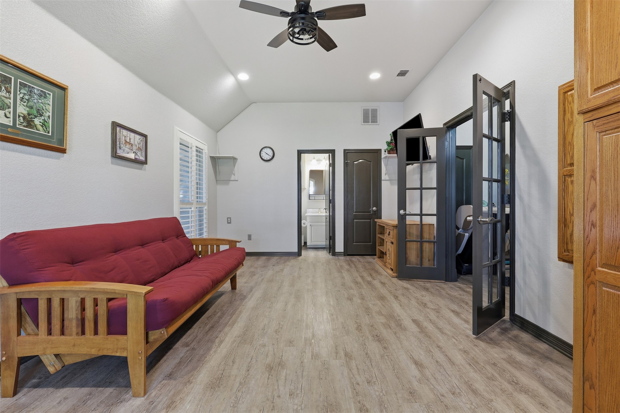 8904 Woodlawn Drive