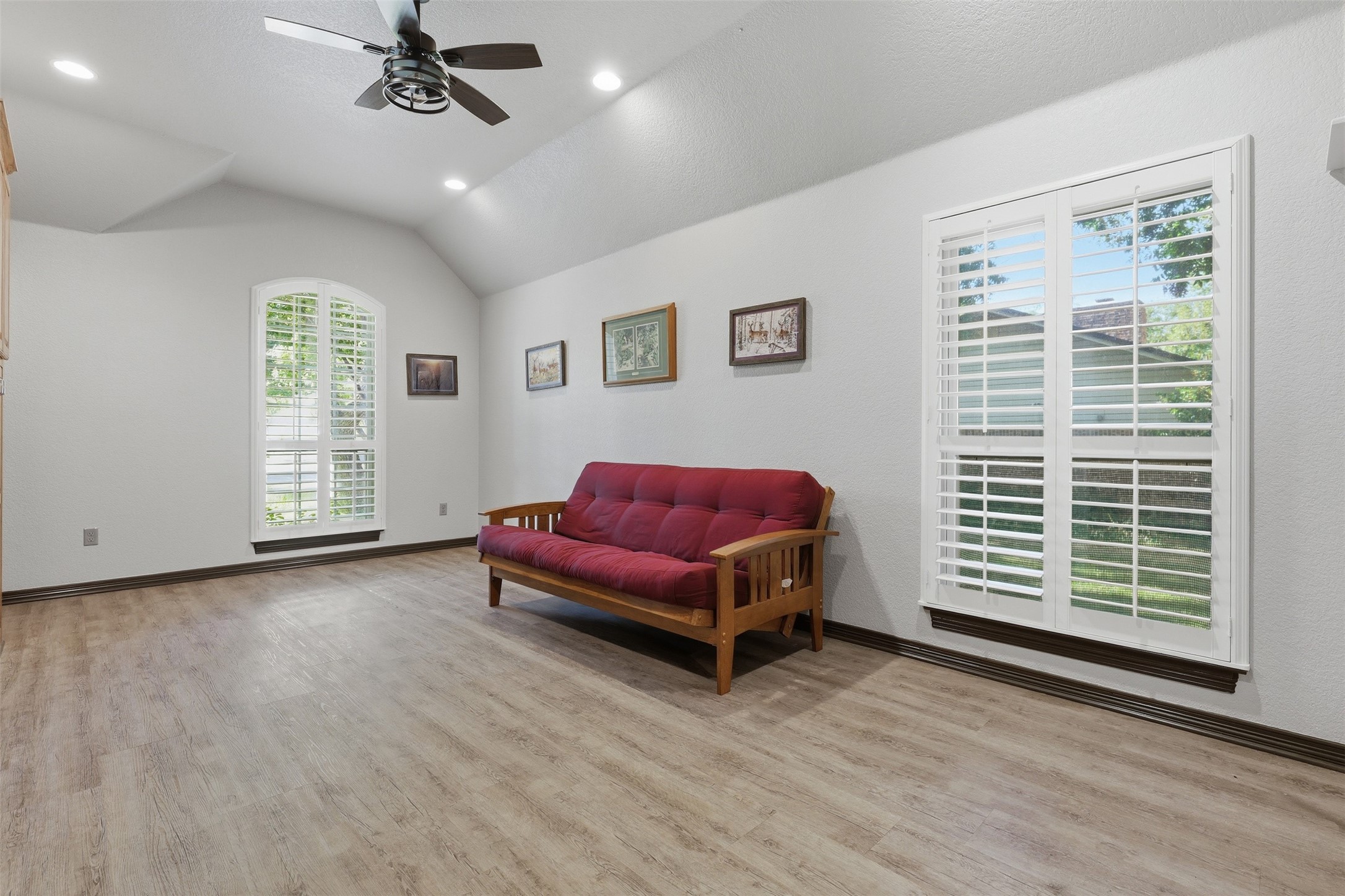 8904 Woodlawn Drive