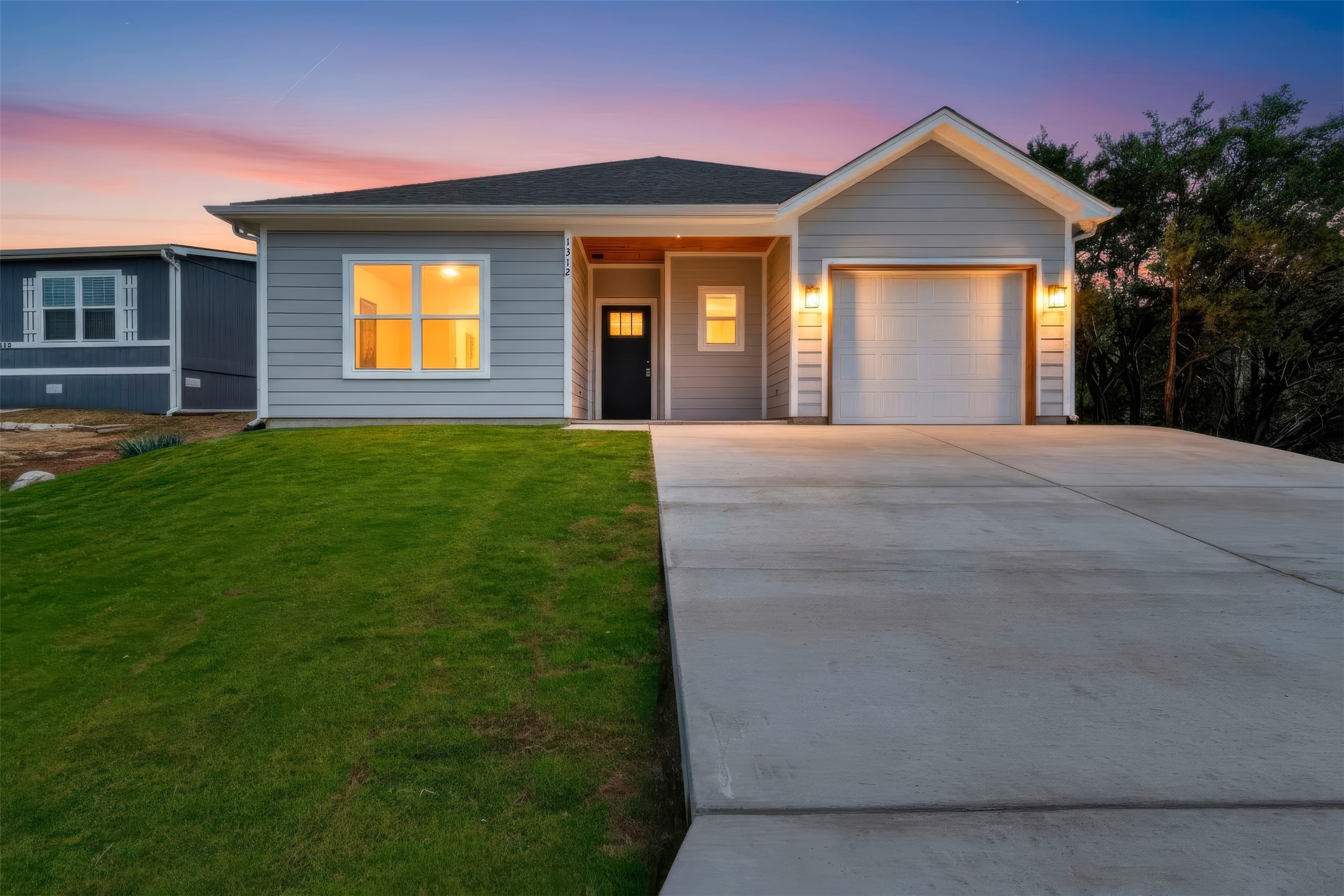 1312 Phoenix Court