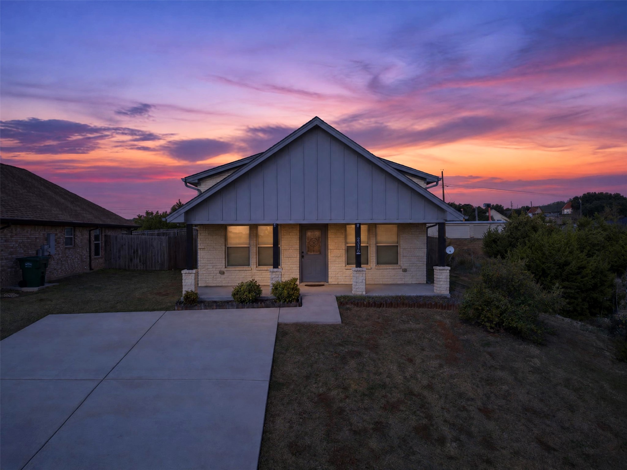 2316 Woodview Trail