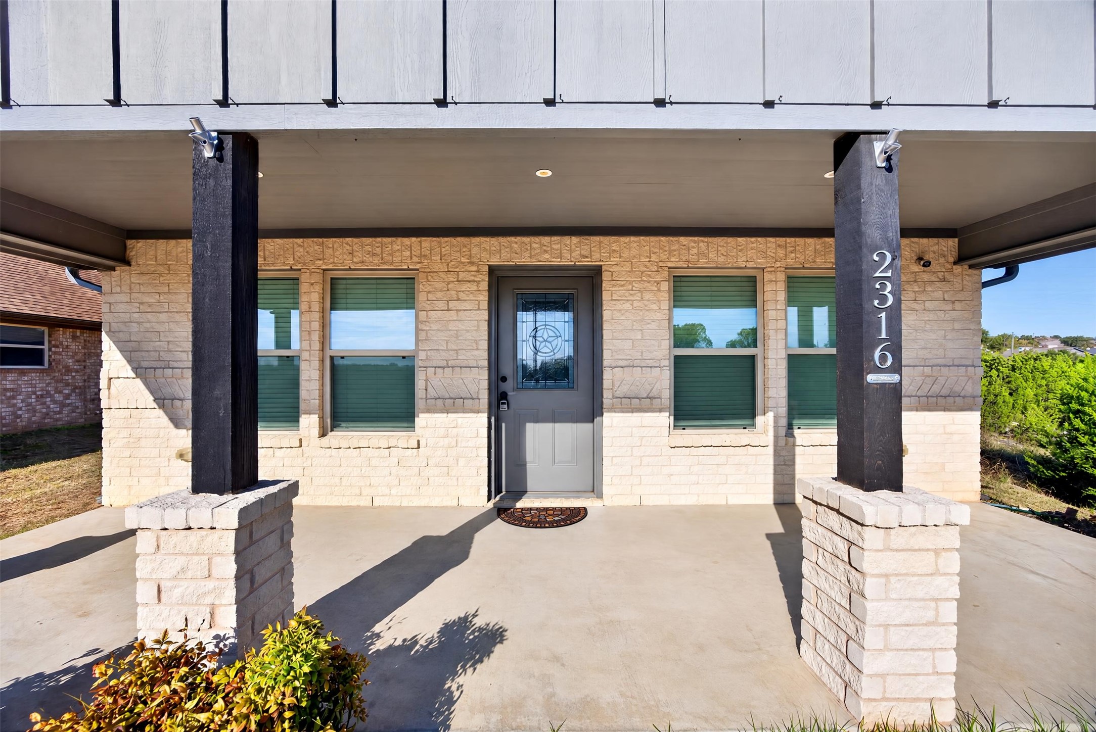 2316 Woodview Trail
