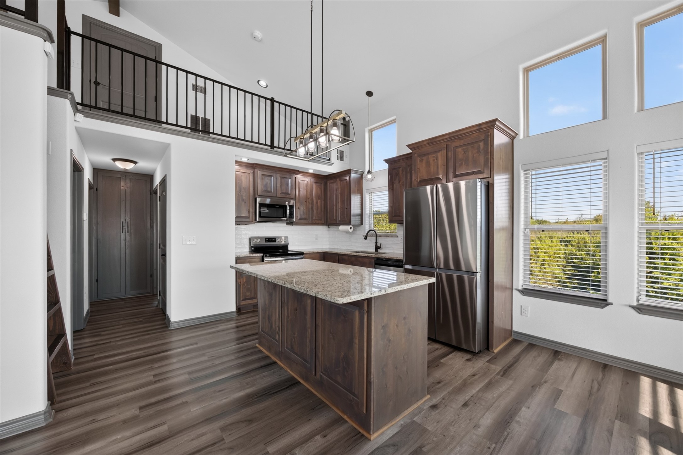 2316 Woodview Trail
