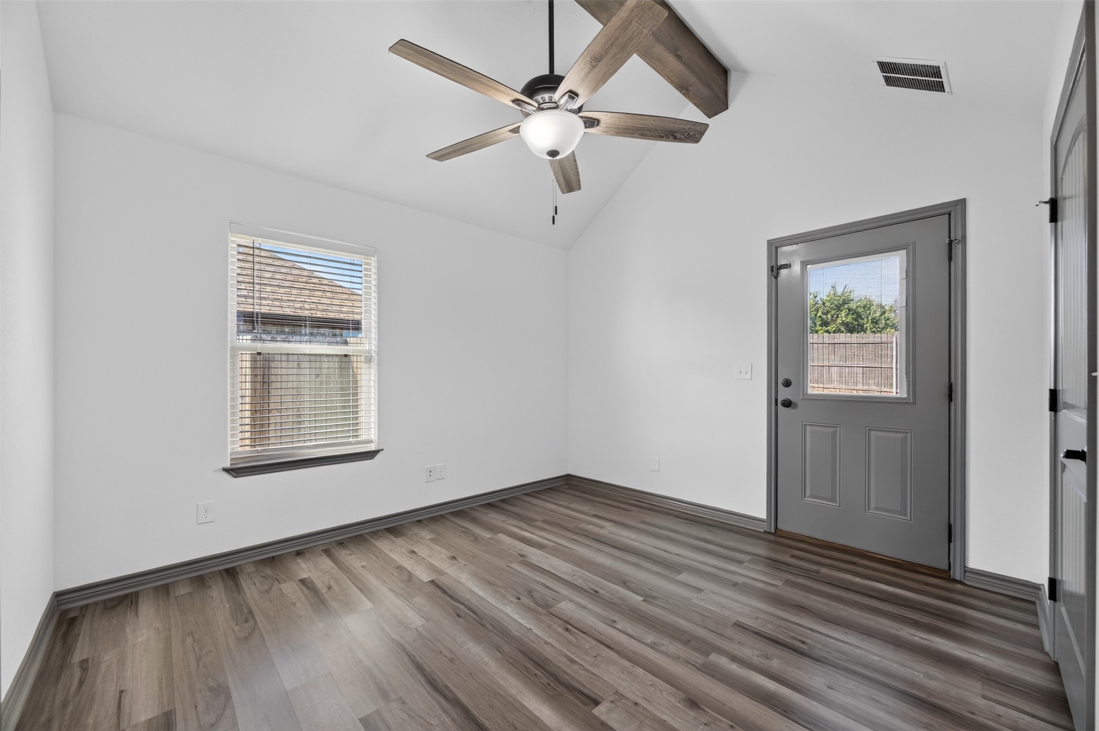 2316 Woodview Trail