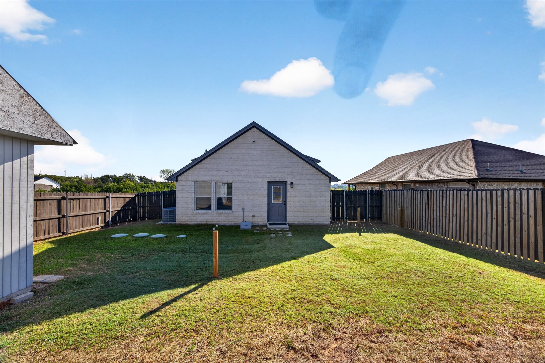 2316 Woodview Trail