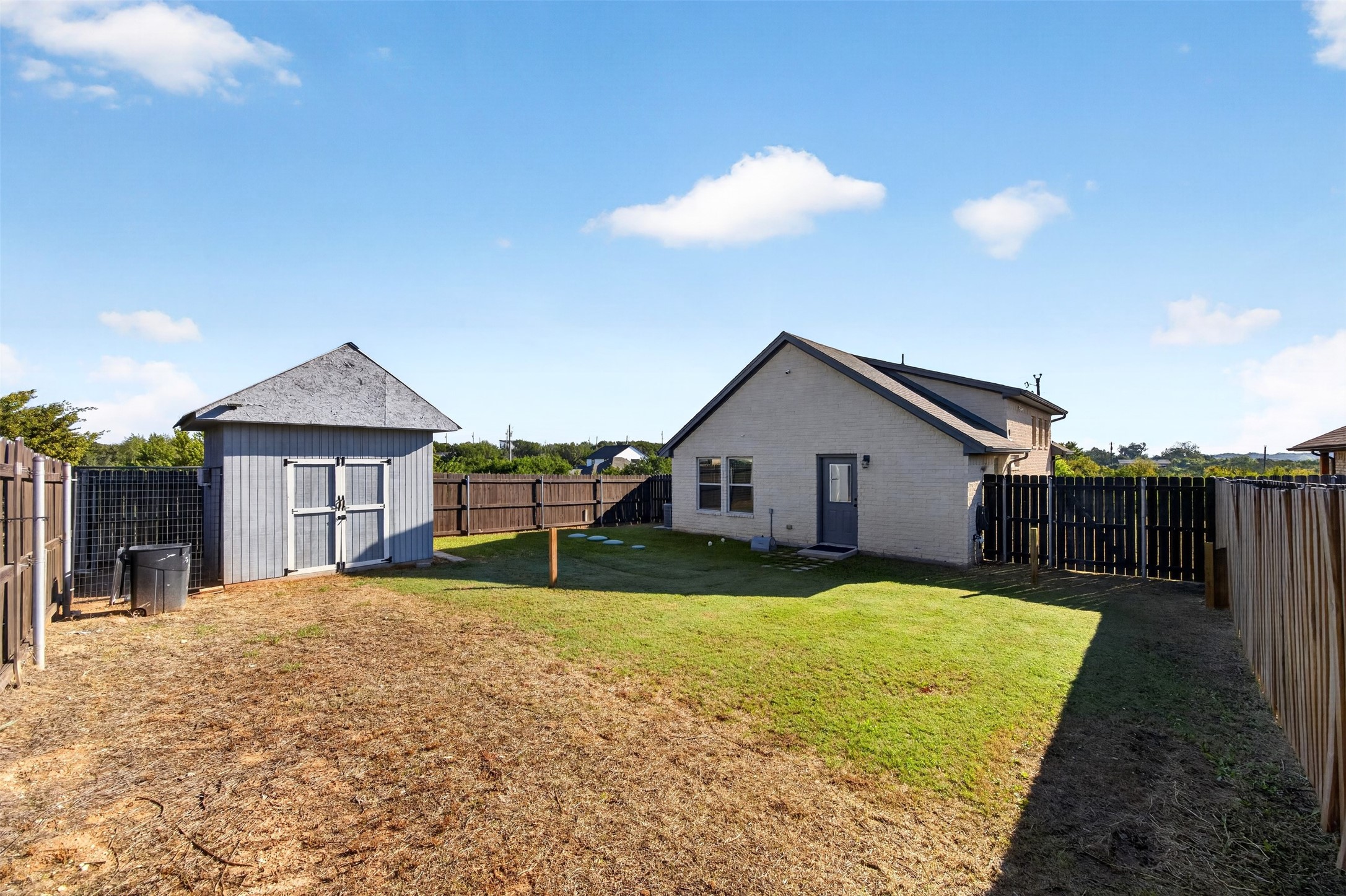 2316 Woodview Trail