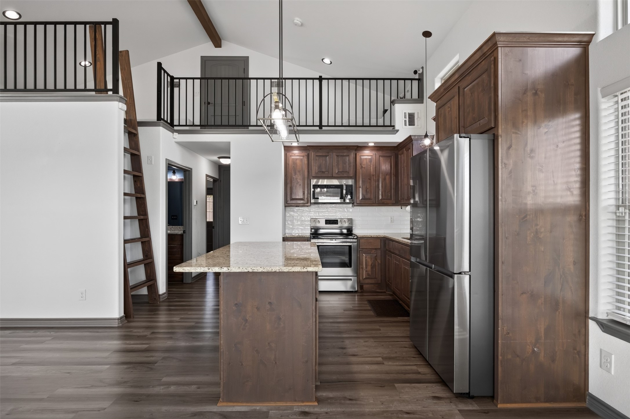 2316 Woodview Trail