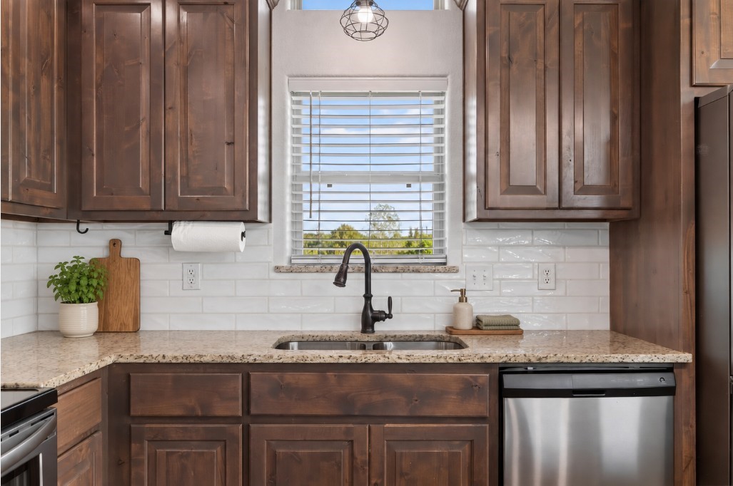 2316 Woodview Trail