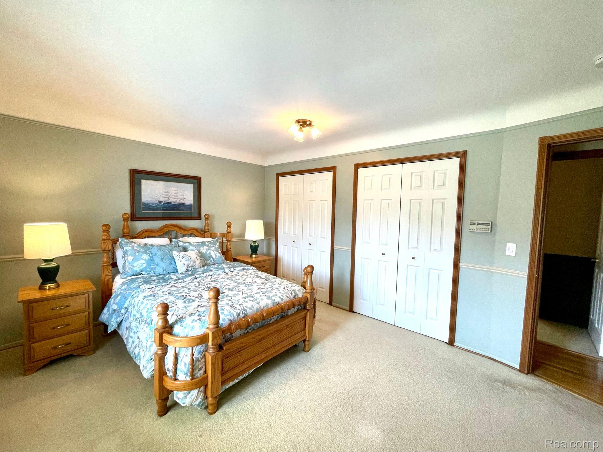 5556 WOODMIRE Drive