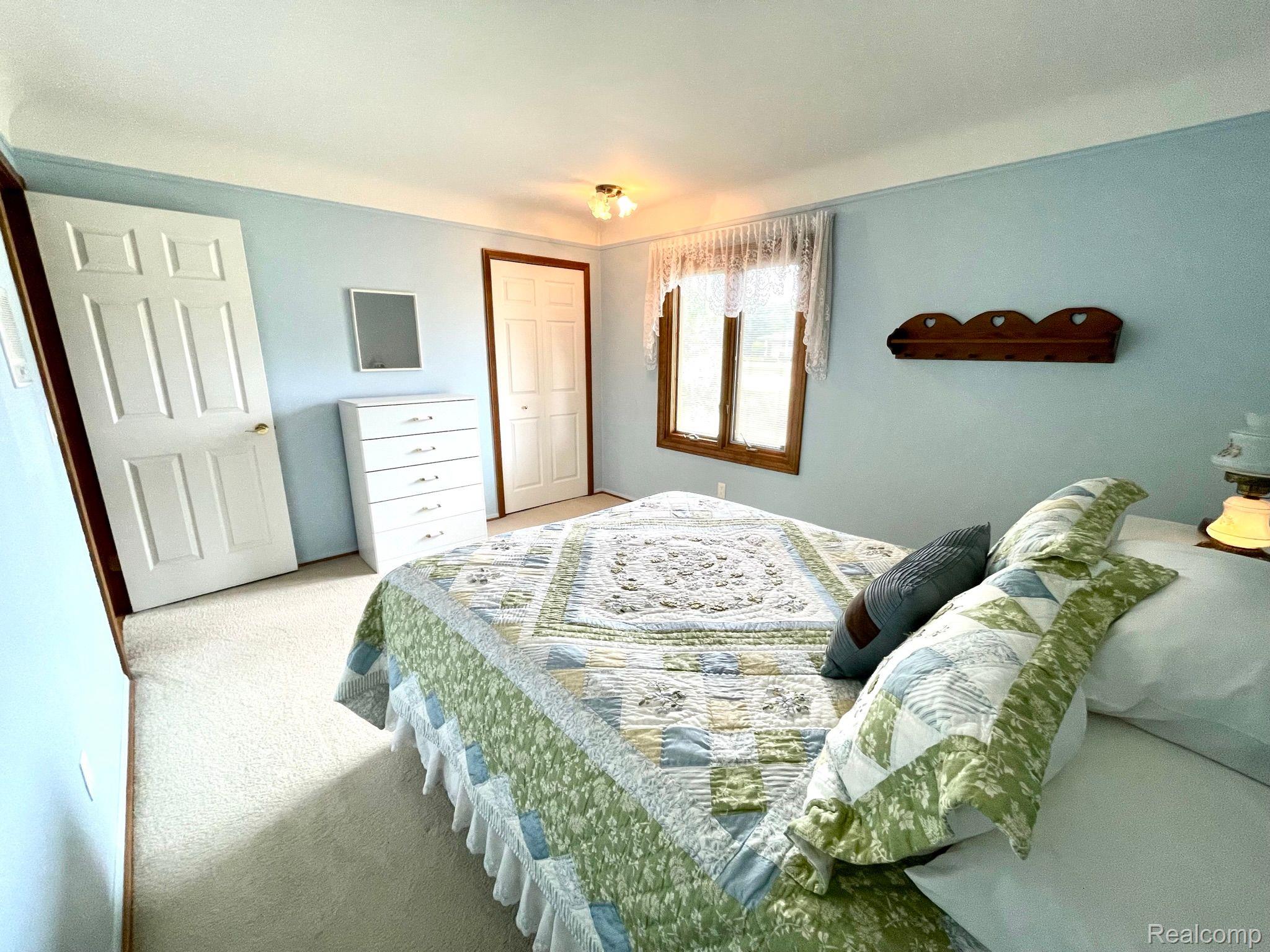 5556 WOODMIRE Drive