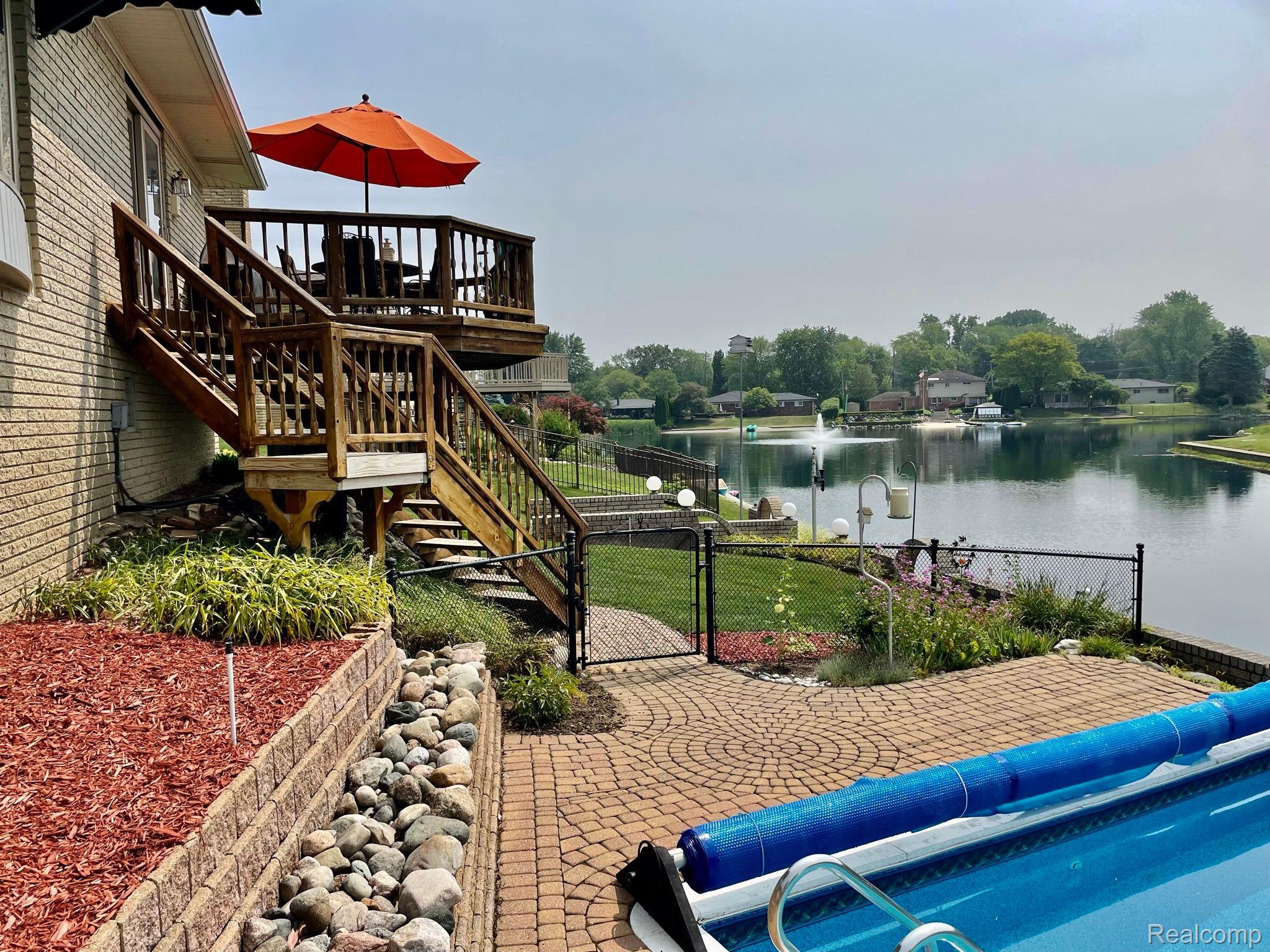 5556 WOODMIRE Drive