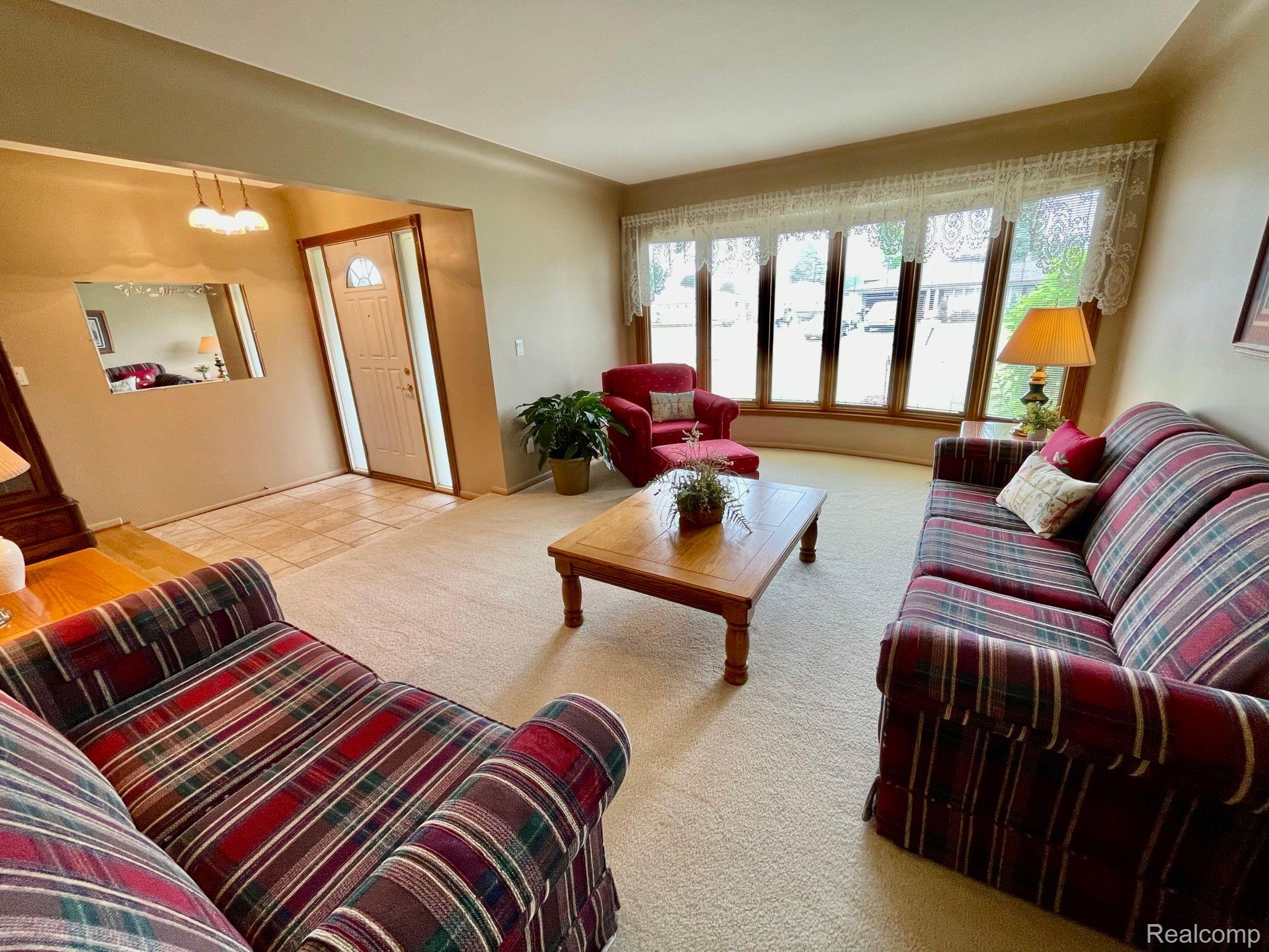 5556 WOODMIRE Drive