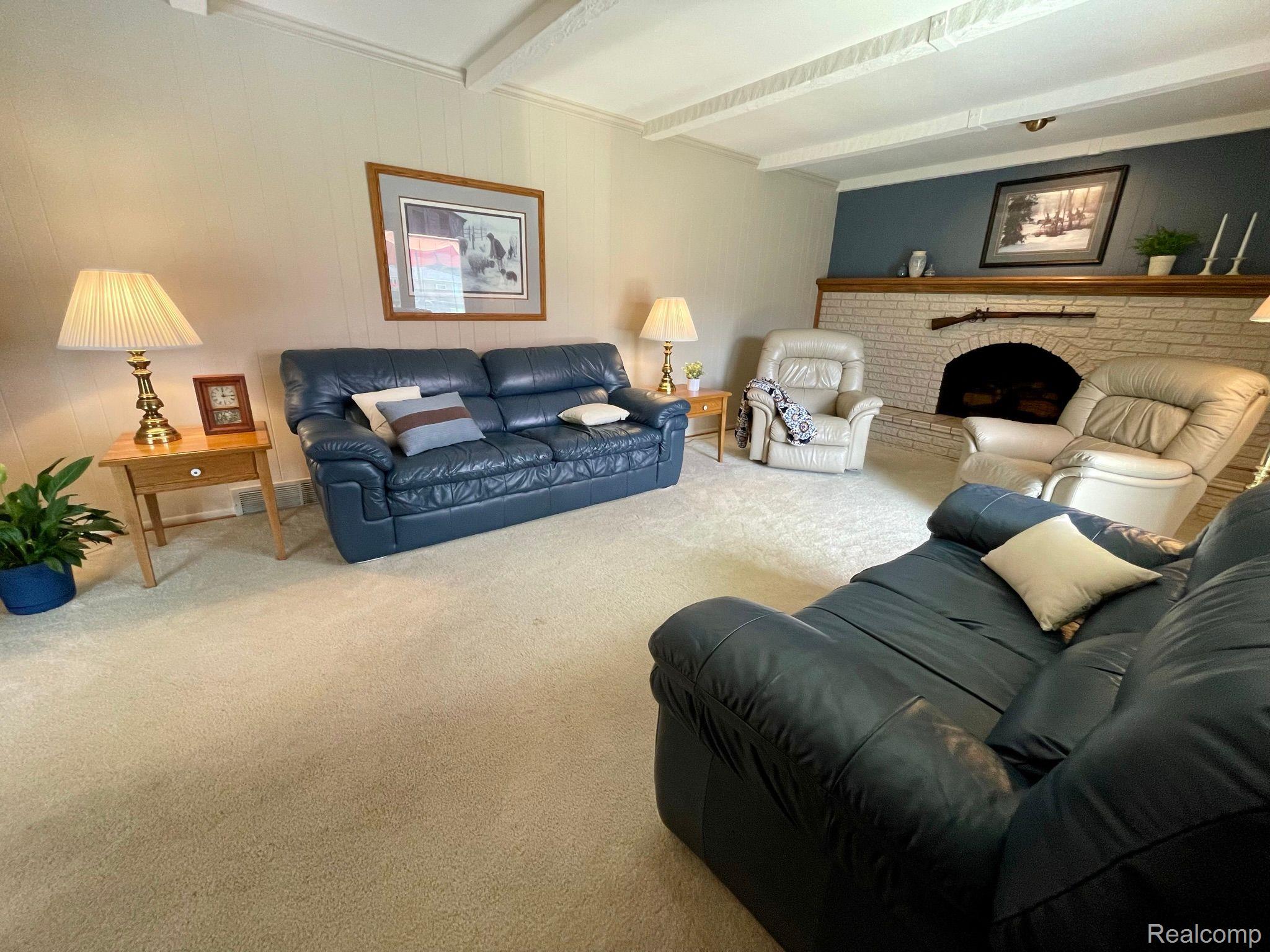 5556 WOODMIRE Drive